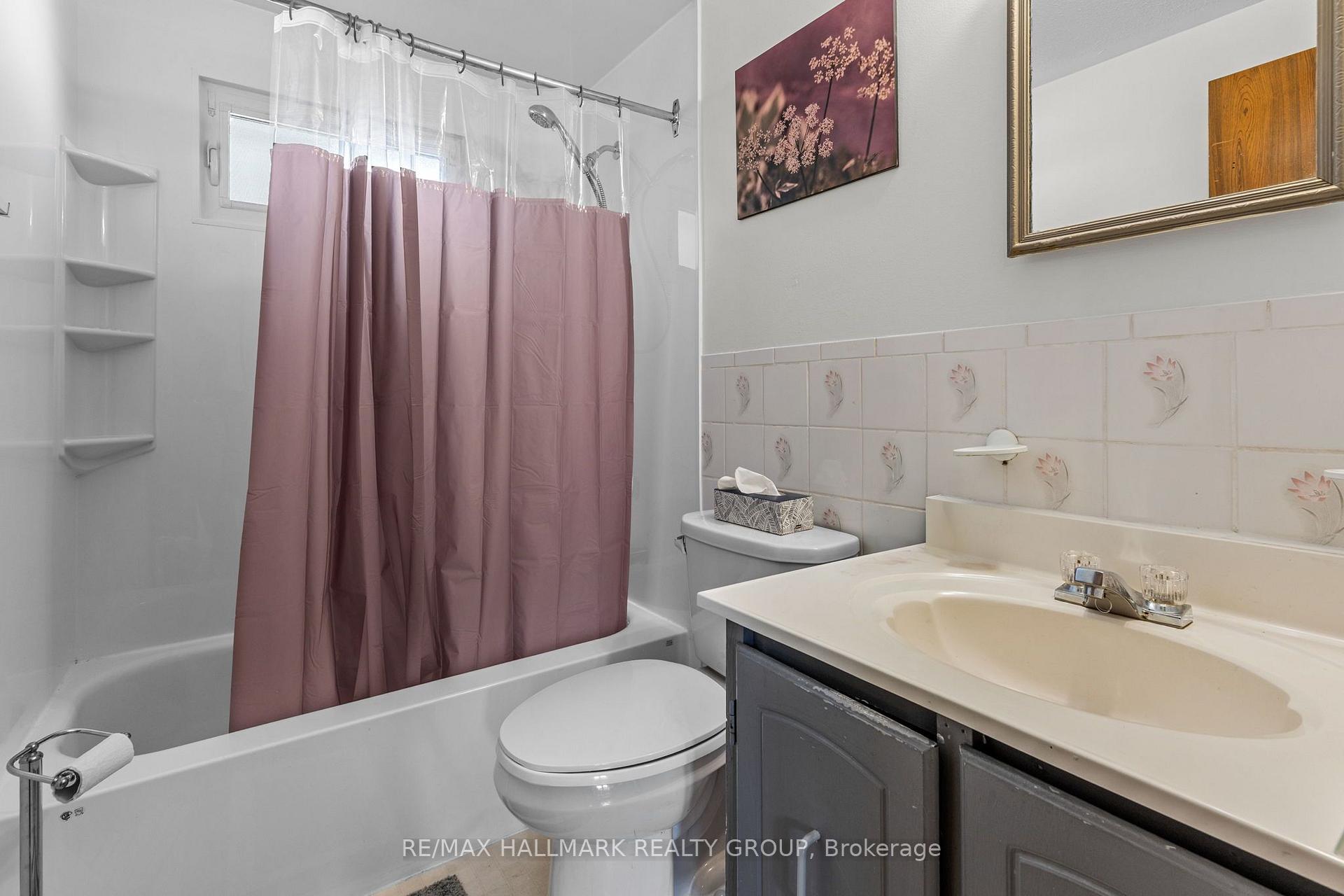 Photo 16 of 2376 Blackstone Crescent, Ottawa, Elmvale Acres — HOMEH