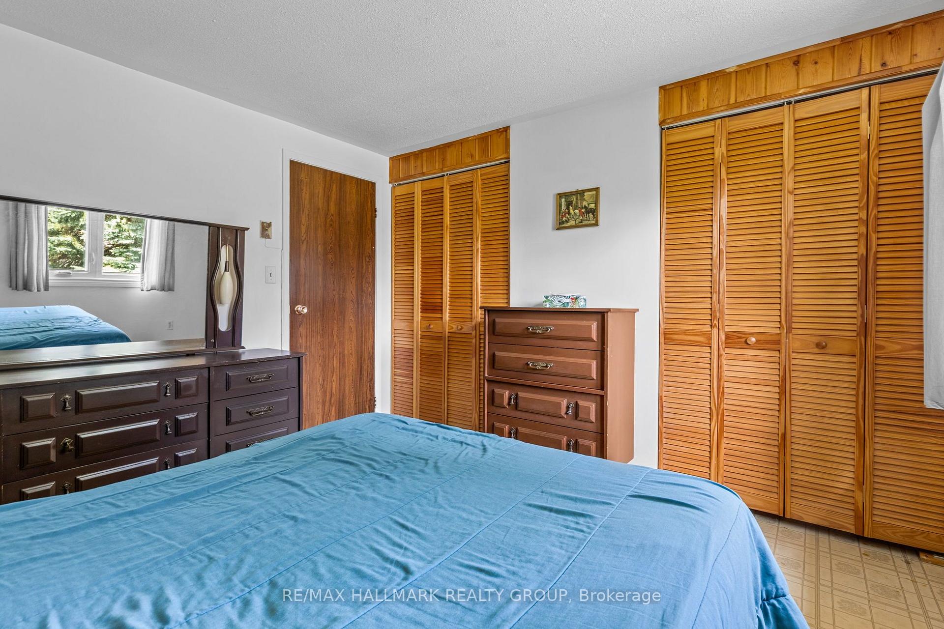 Photo 19 of 2376 Blackstone Crescent, Ottawa, Elmvale Acres — HOMEH