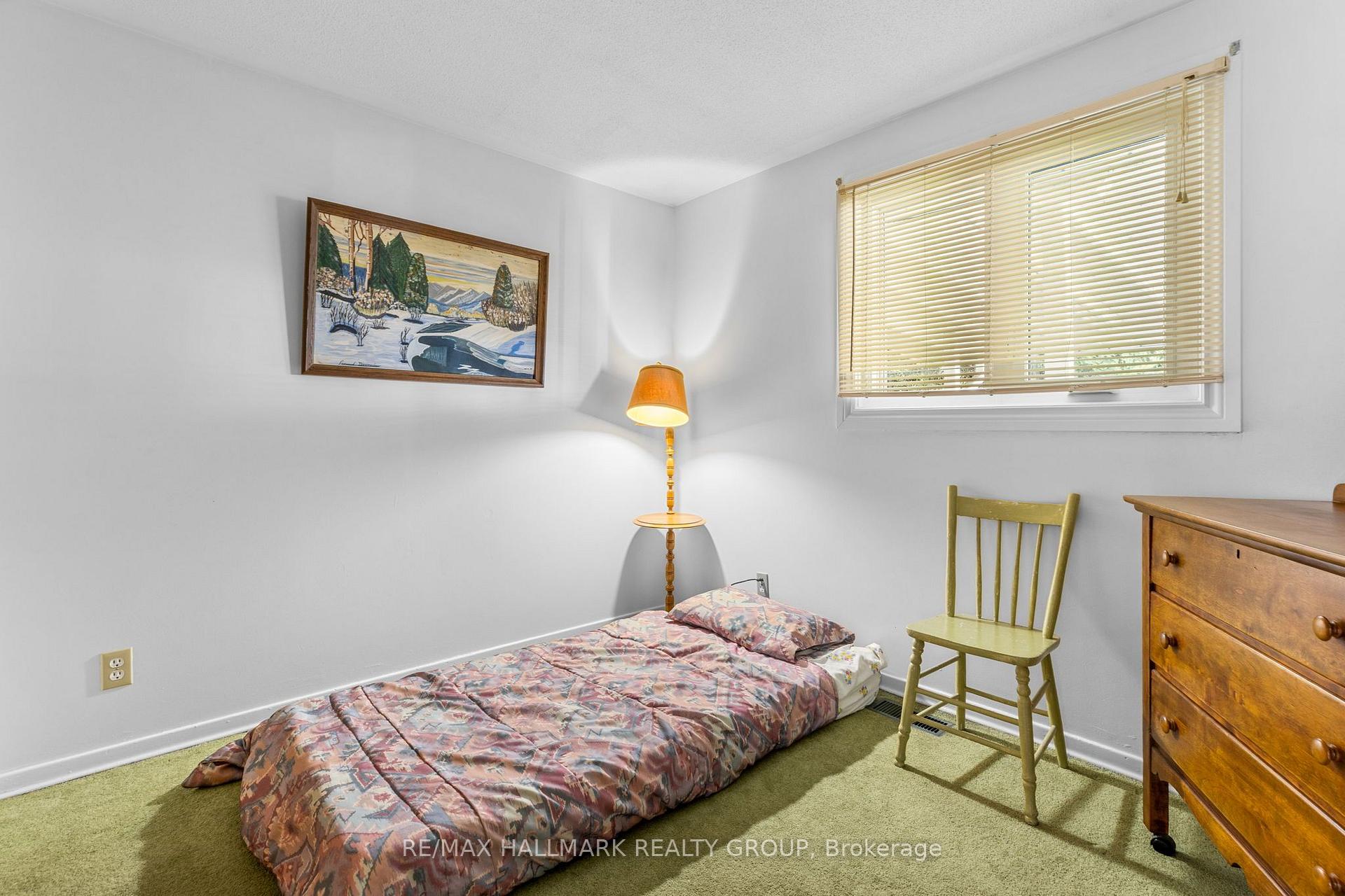 Photo 20 of 2376 Blackstone Crescent, Ottawa, Elmvale Acres — HOMEH