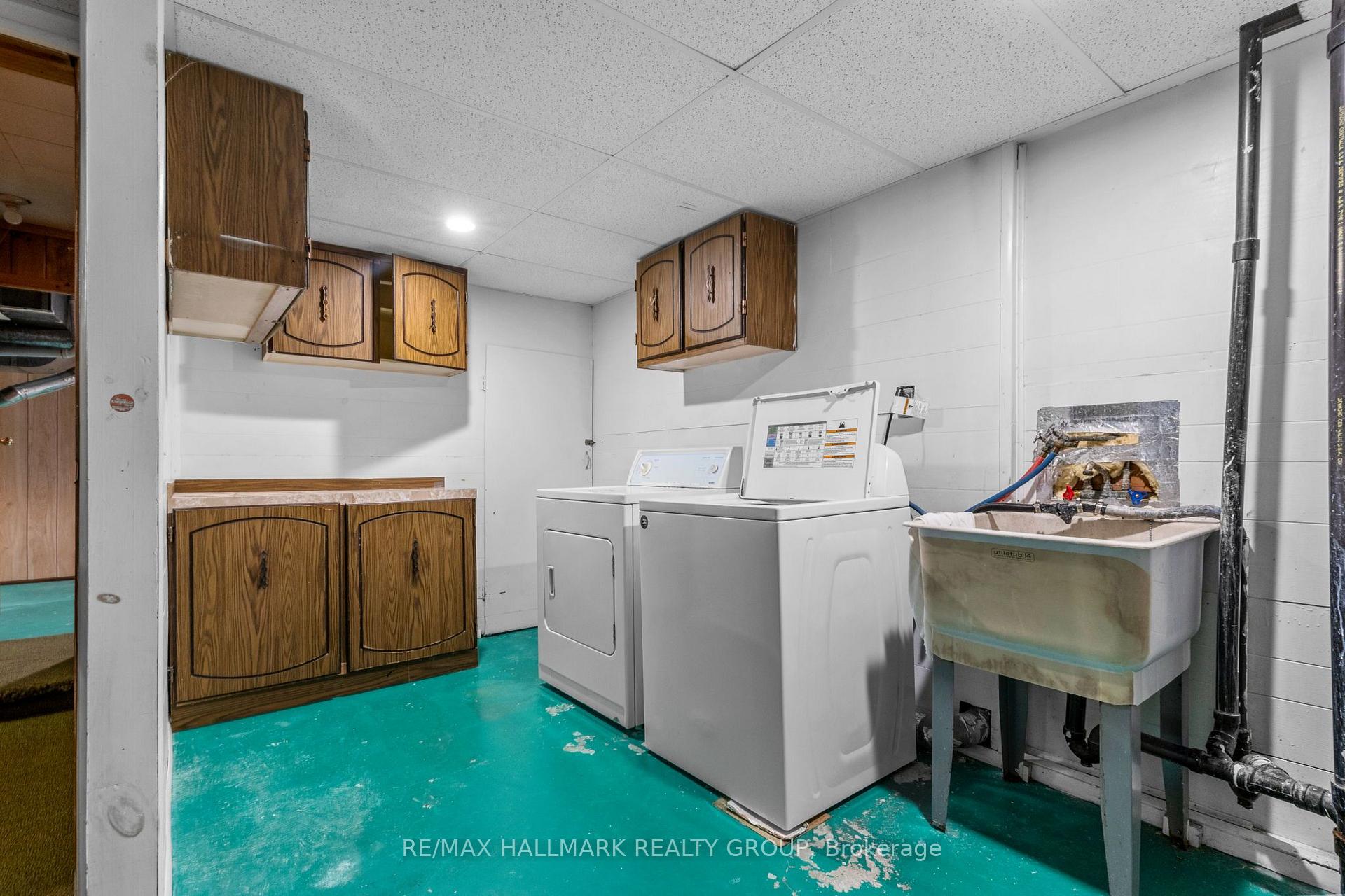 Photo 35 of 2376 Blackstone Crescent, Ottawa, Elmvale Acres — HOMEH