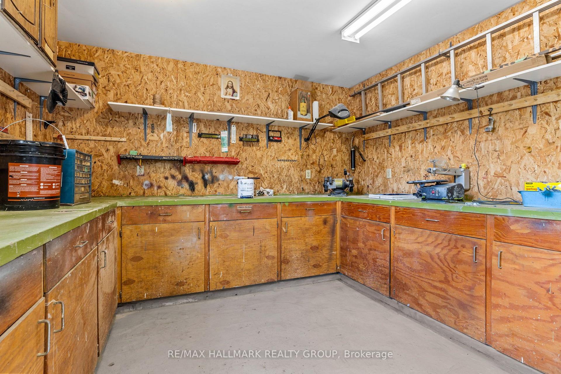 Photo 37 of 2376 Blackstone Crescent, Ottawa, Elmvale Acres — HOMEH