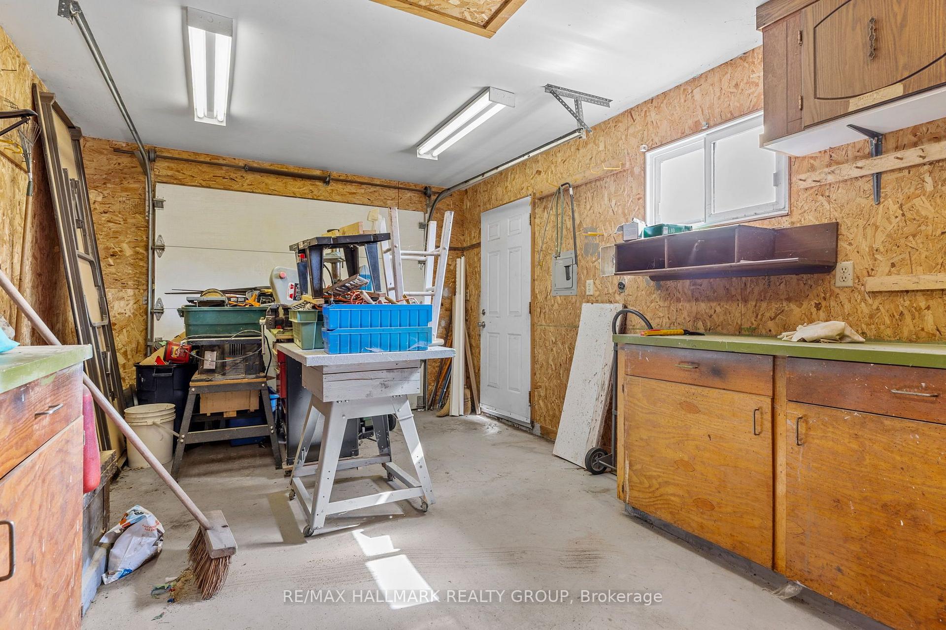 Photo 38 of 2376 Blackstone Crescent, Ottawa, Elmvale Acres — HOMEH