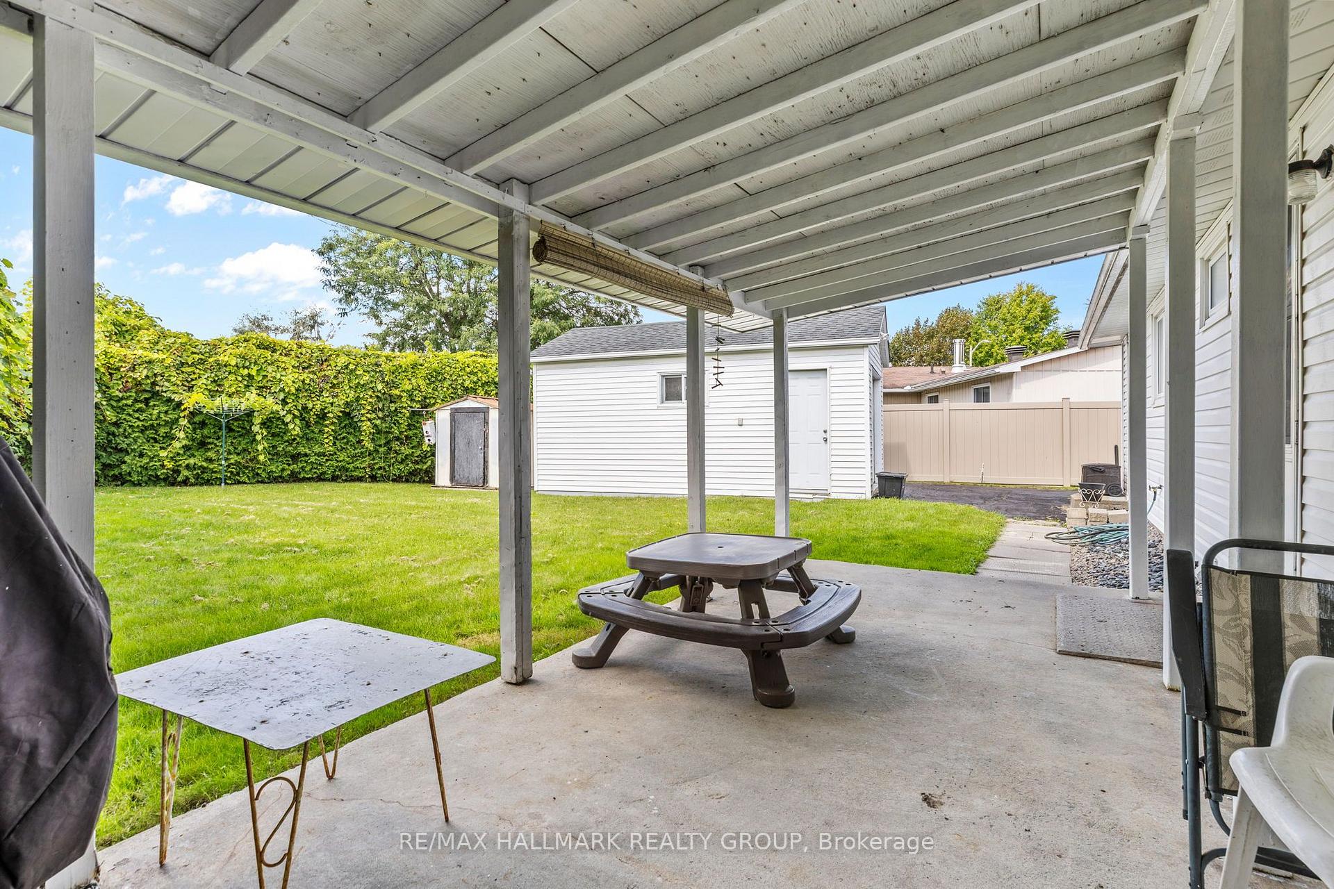 Photo 41 of 2376 Blackstone Crescent, Ottawa, Elmvale Acres — HOMEH