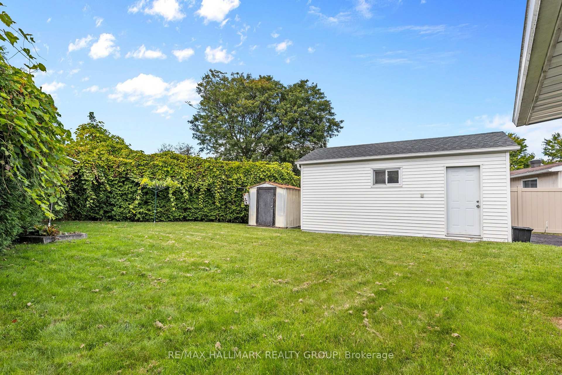 Photo 42 of 2376 Blackstone Crescent, Ottawa, Elmvale Acres — HOMEH
