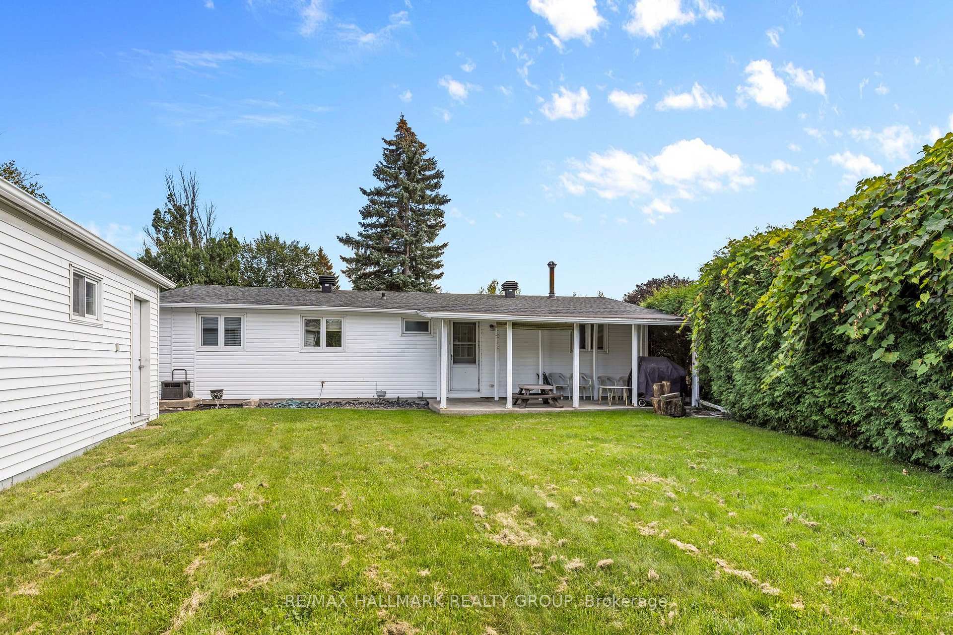 Photo 43 of 2376 Blackstone Crescent, Ottawa, Elmvale Acres — HOMEH