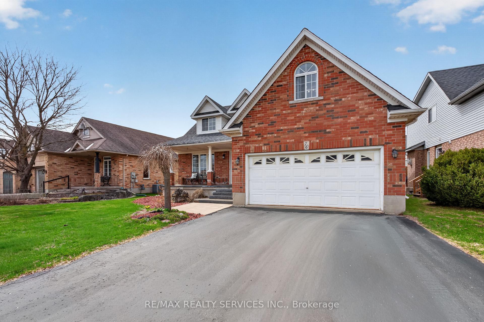 Photo 3 of 70 Hunter Road, Orangeville — HOMEH