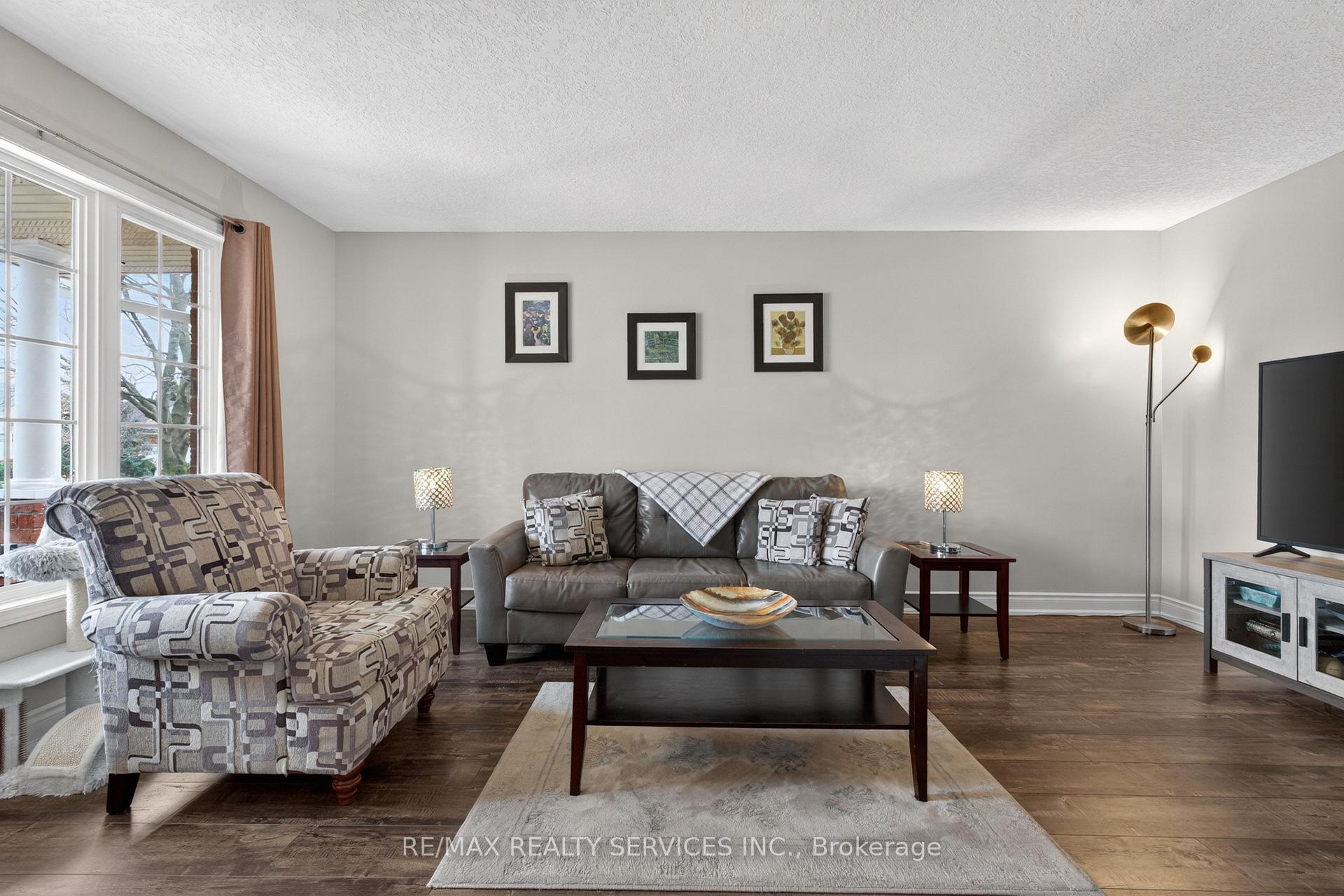 Photo 6 of 70 Hunter Road, Orangeville — HOMEH