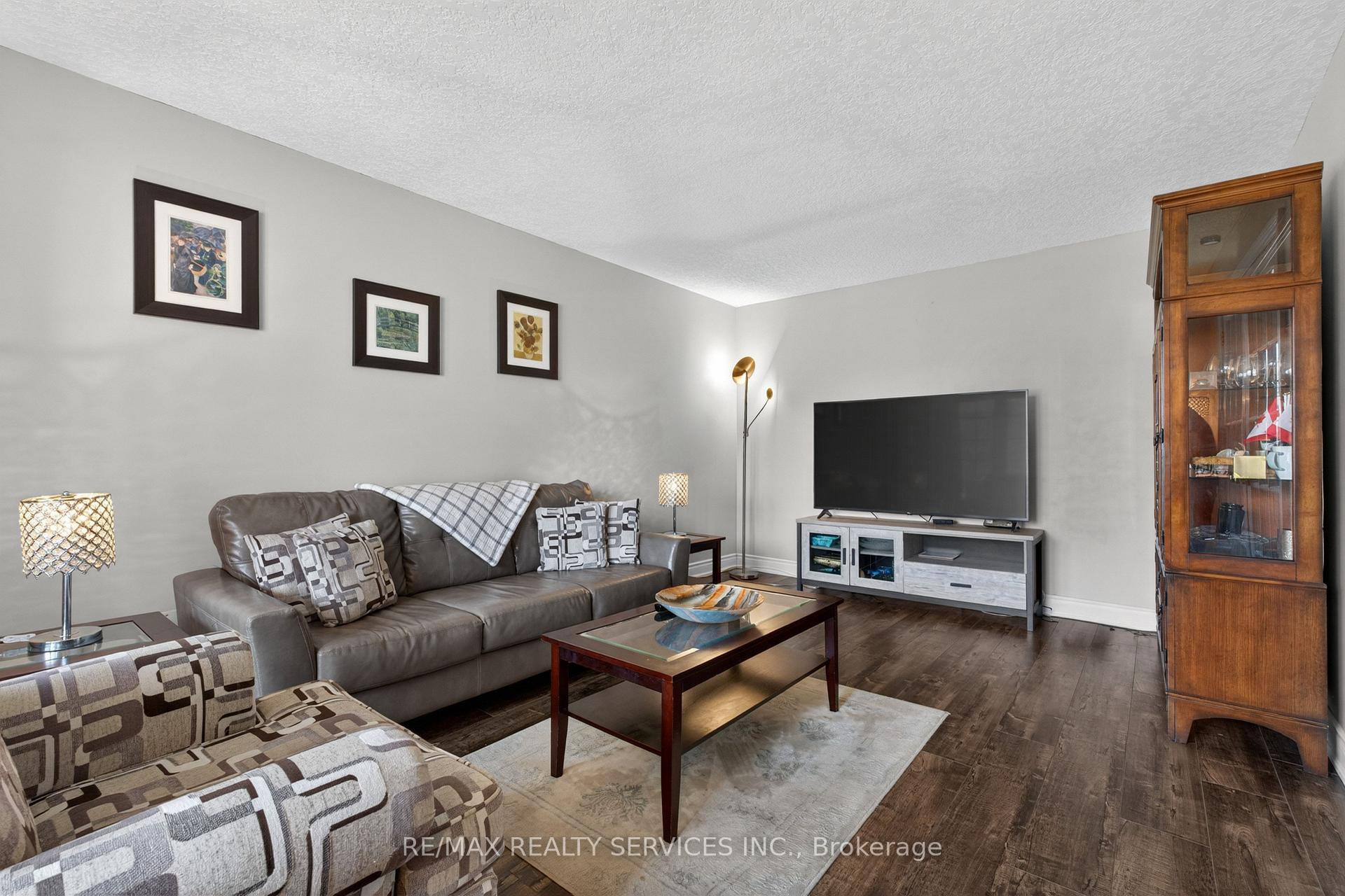 Photo 7 of 70 Hunter Road, Orangeville — HOMEH