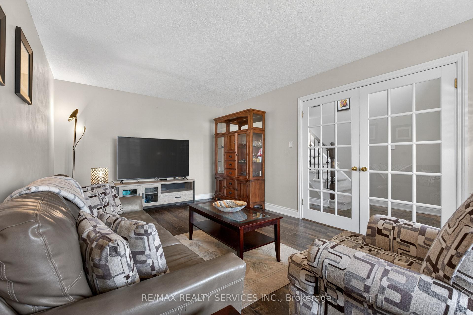 Photo 8 of 70 Hunter Road, Orangeville — HOMEH