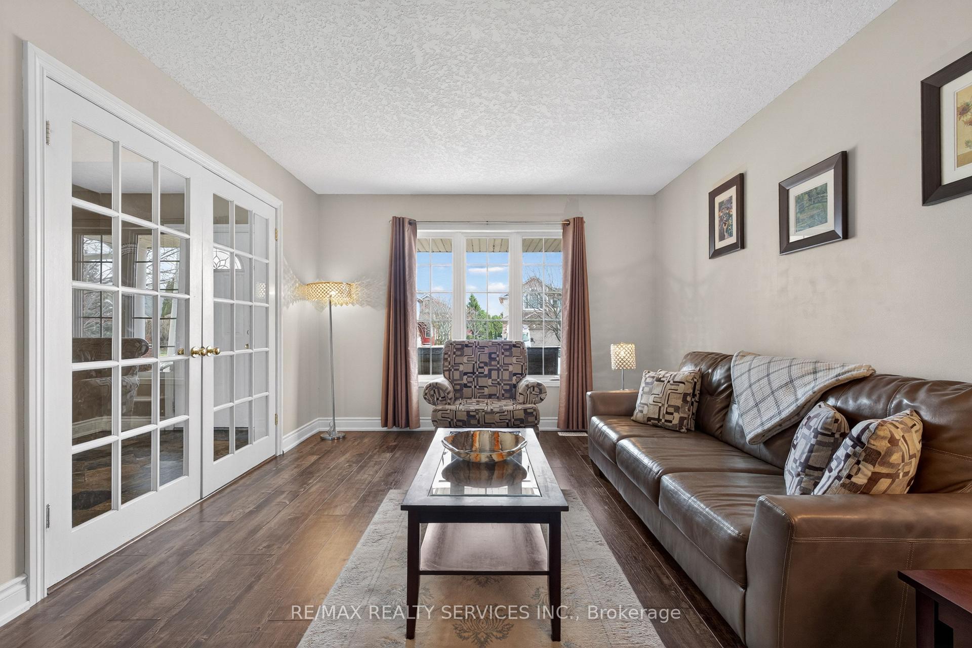 Photo 10 of 70 Hunter Road, Orangeville — HOMEH