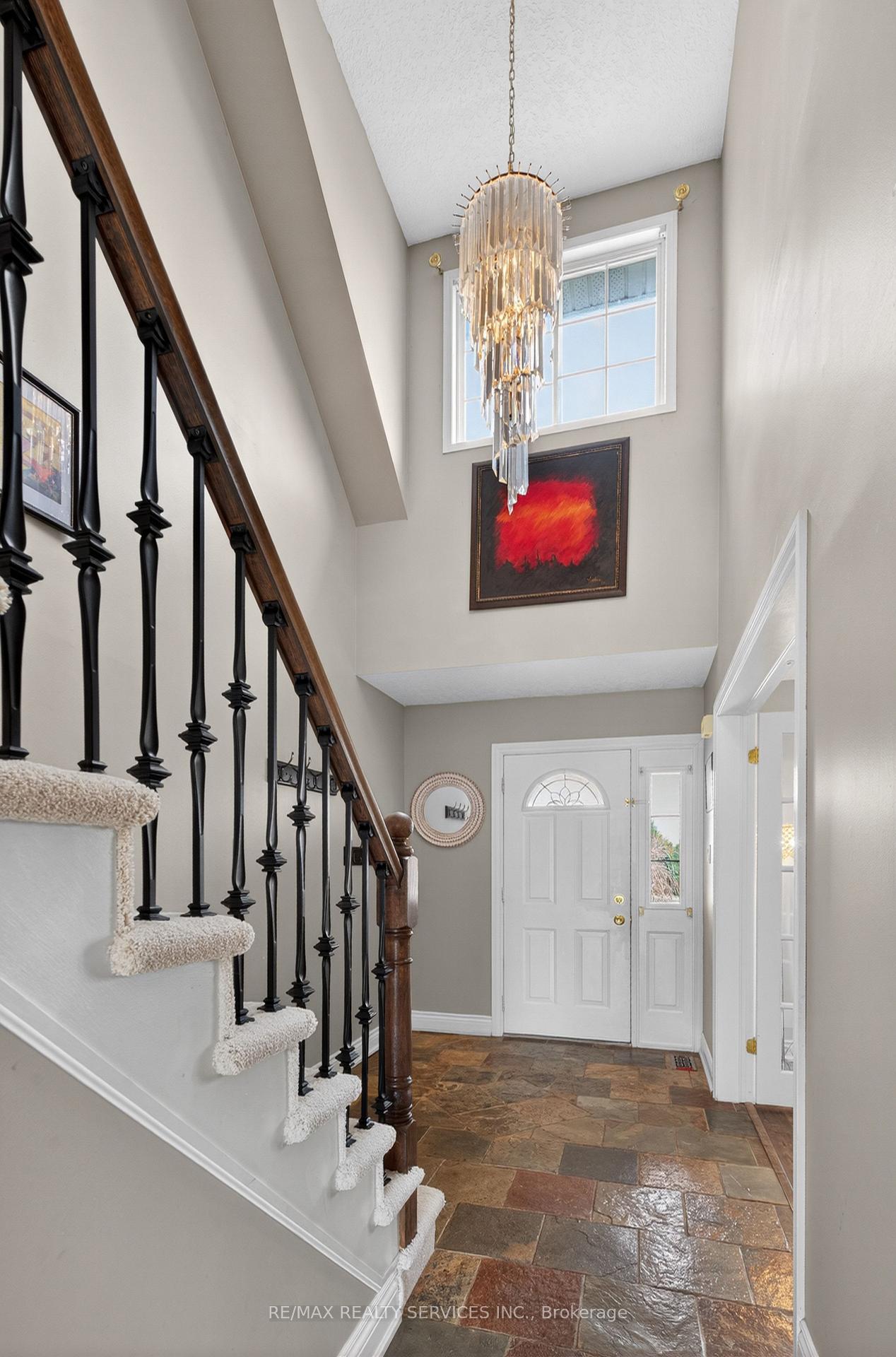 Photo 11 of 70 Hunter Road, Orangeville — HOMEH