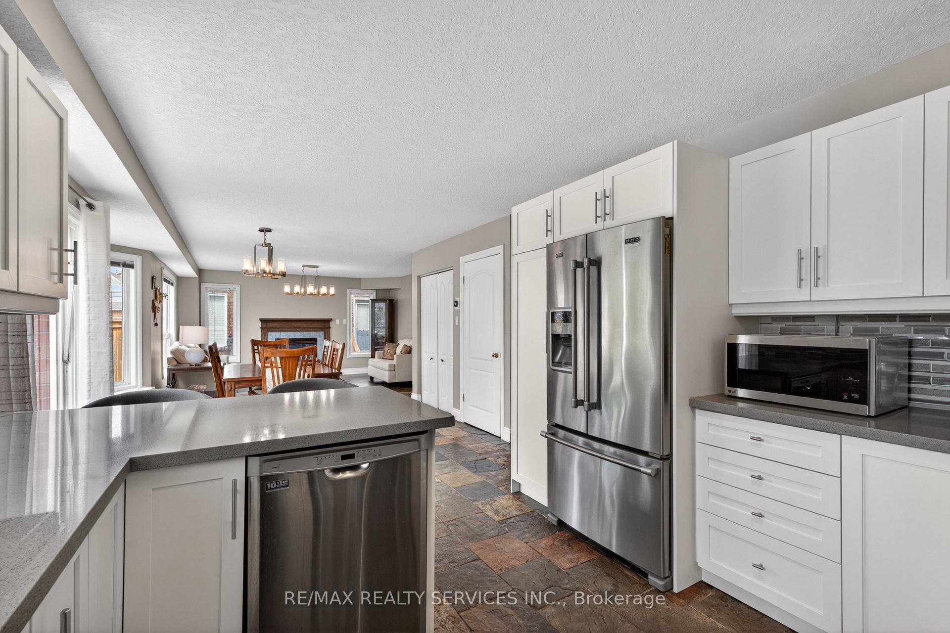 Photo 12 of 70 Hunter Road, Orangeville — HOMEH