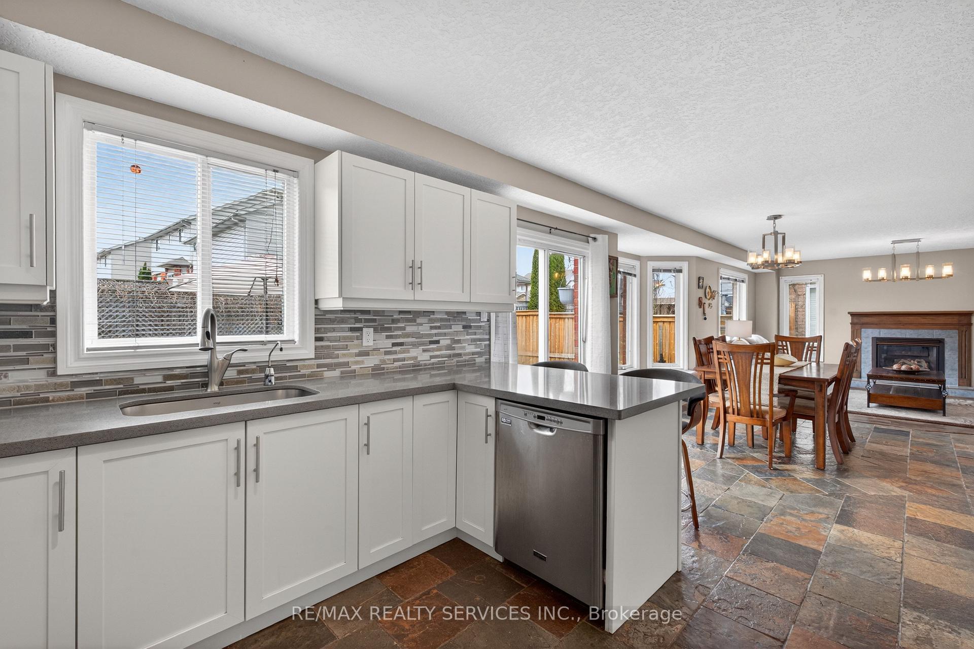 Photo 13 of 70 Hunter Road, Orangeville — HOMEH