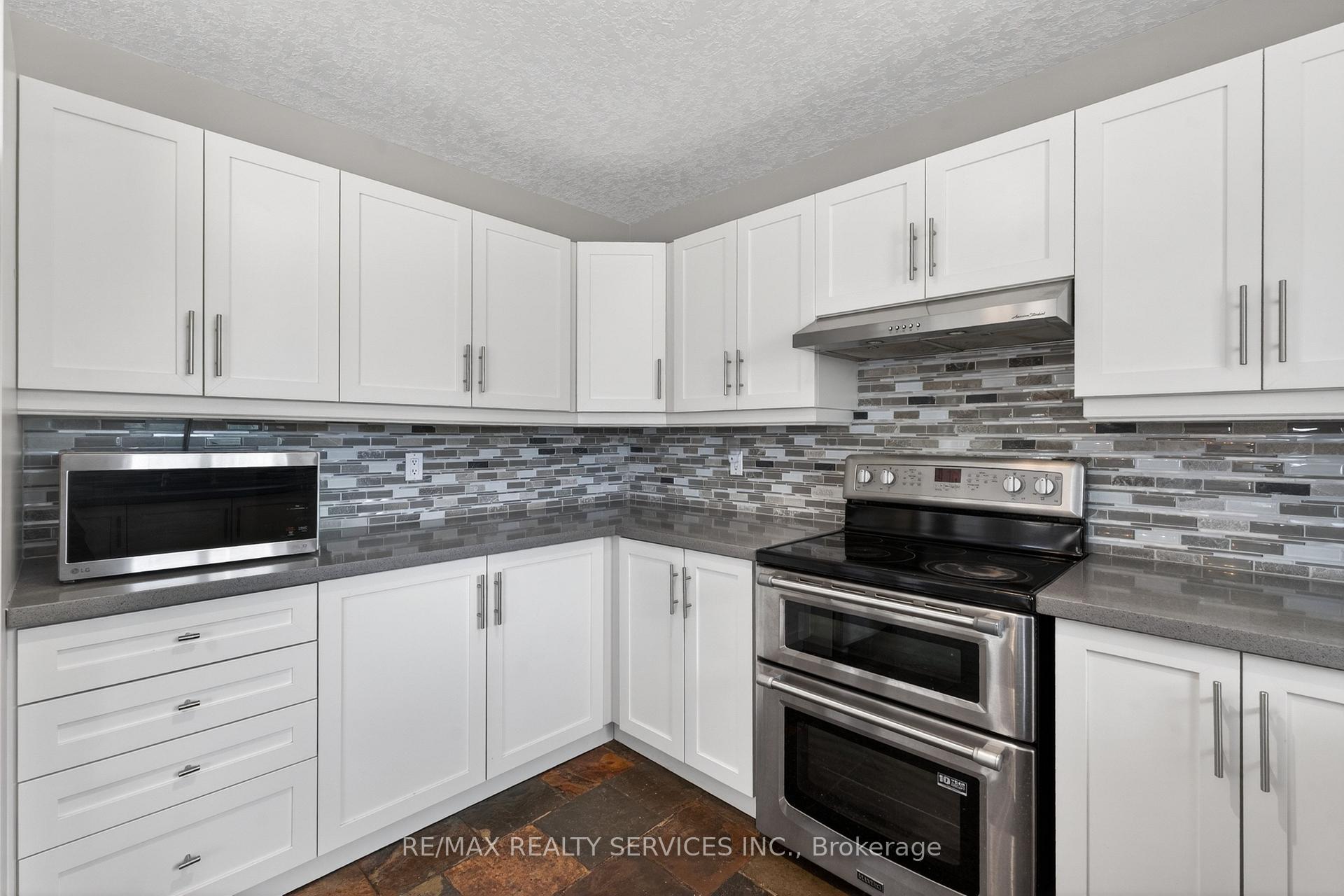 Photo 14 of 70 Hunter Road, Orangeville — HOMEH