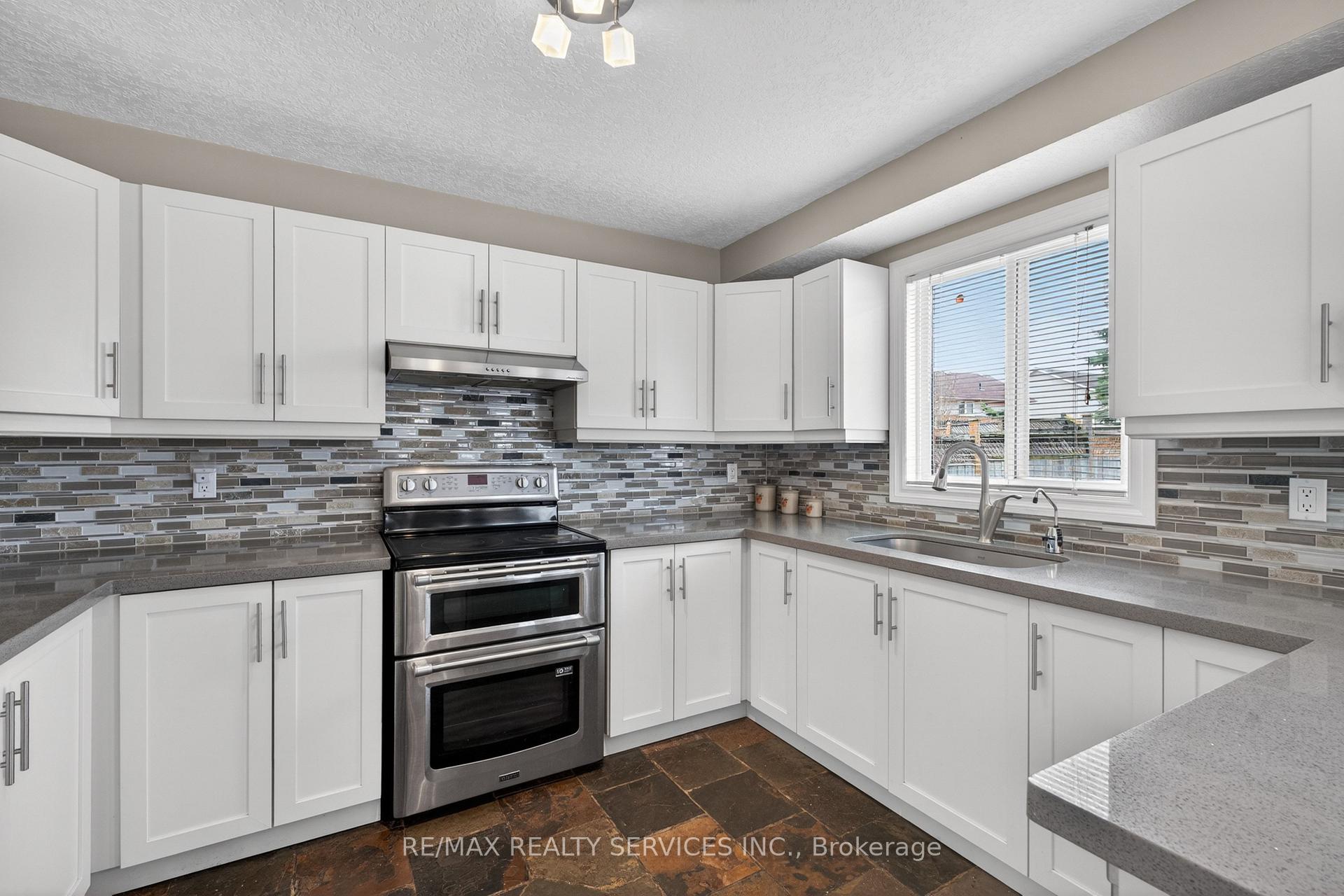 Photo 15 of 70 Hunter Road, Orangeville — HOMEH
