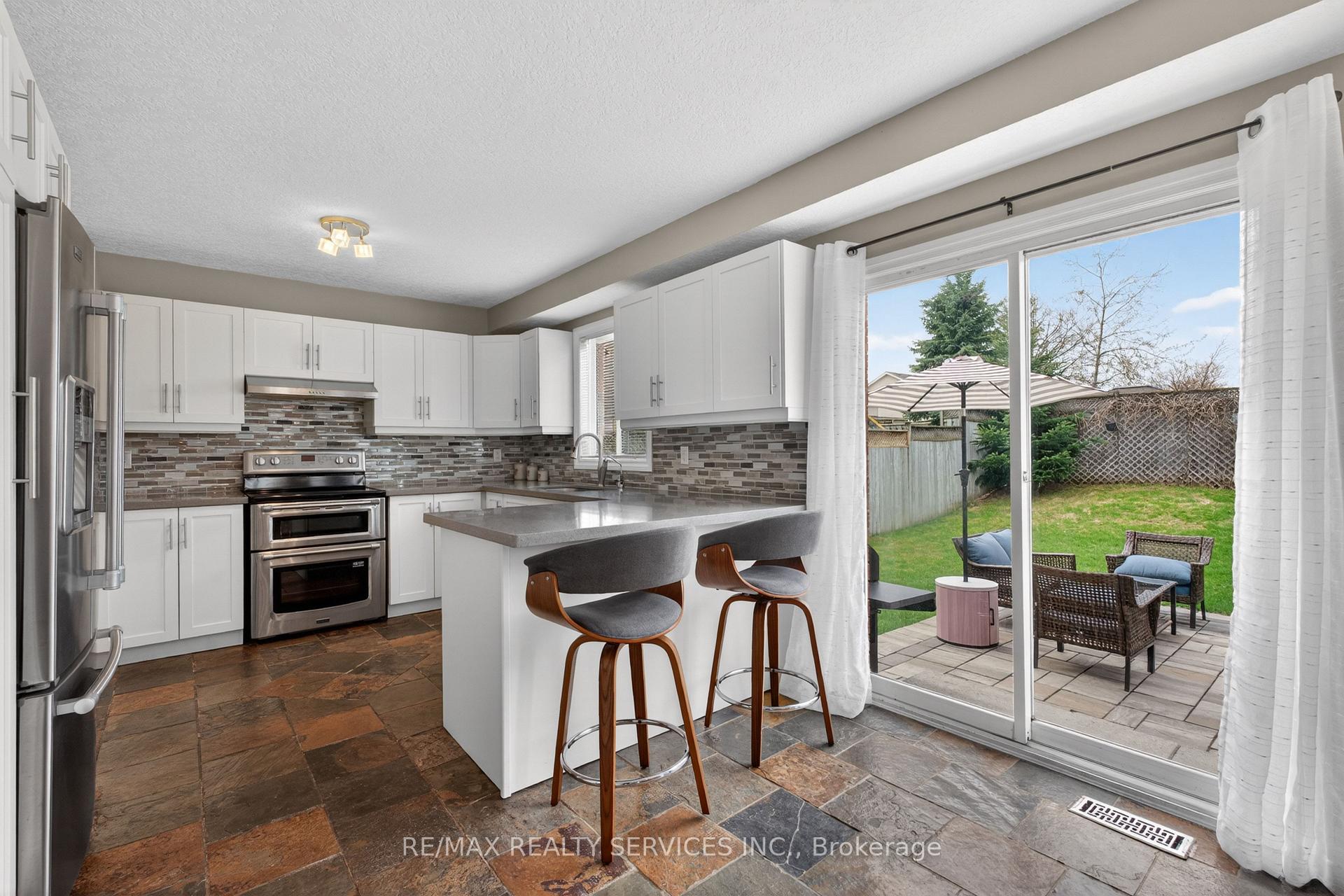 Photo 18 of 70 Hunter Road, Orangeville — HOMEH
