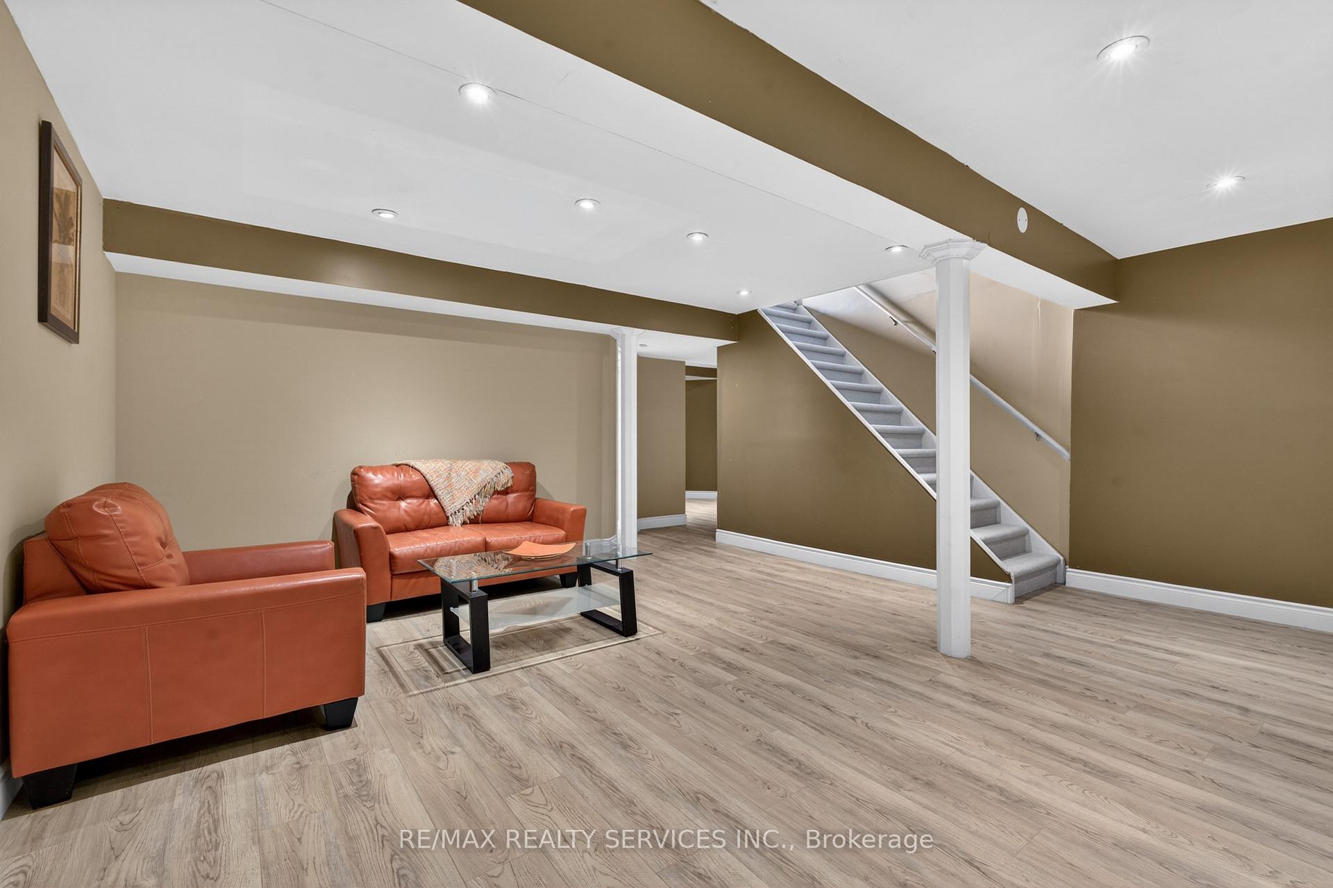Photo 27 of 70 Hunter Road, Orangeville — HOMEH