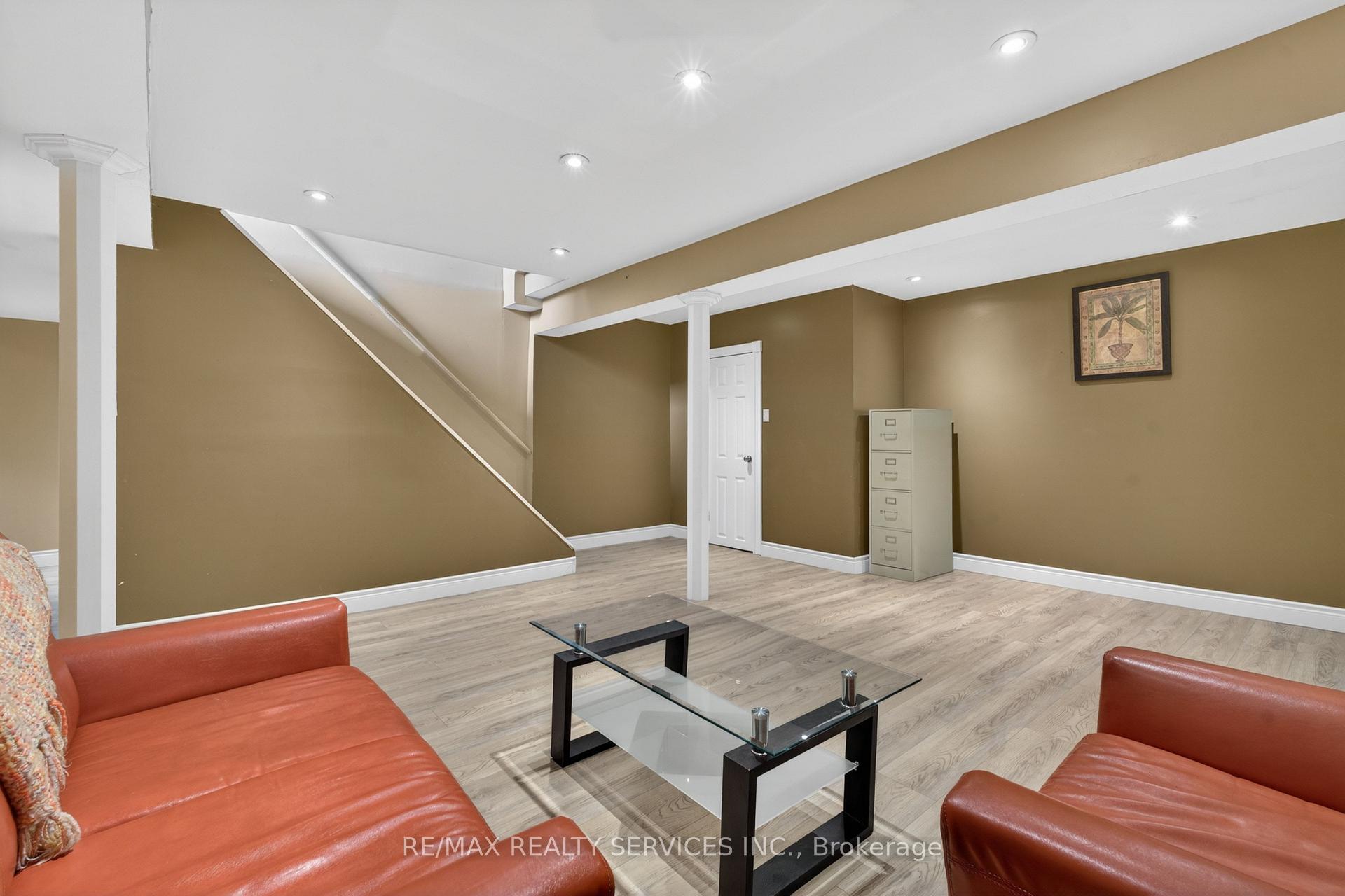 Photo 28 of 70 Hunter Road, Orangeville — HOMEH