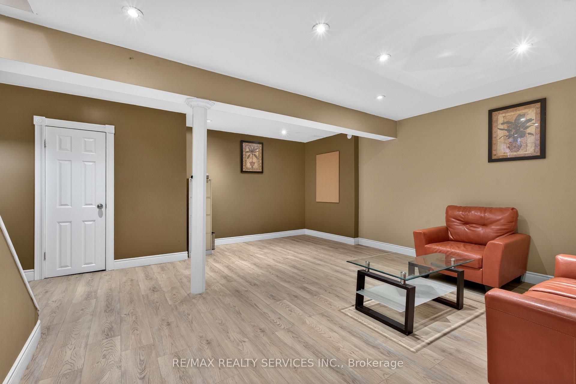 Photo 29 of 70 Hunter Road, Orangeville — HOMEH