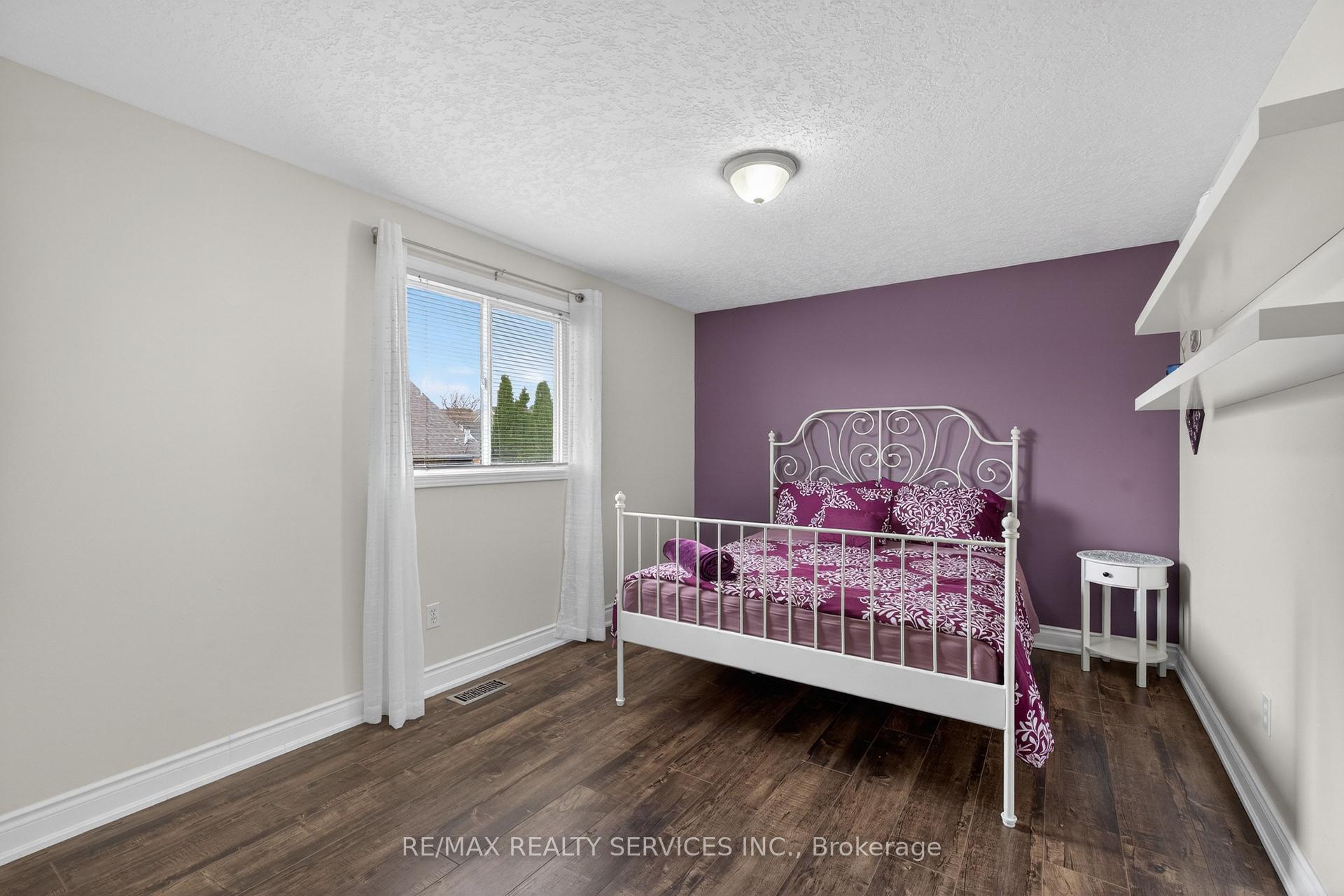 Photo 34 of 70 Hunter Road, Orangeville — HOMEH