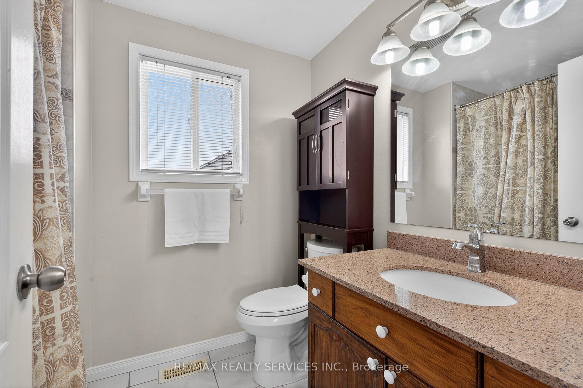 Photo 41 of 70 Hunter Road, Orangeville — HOMEH