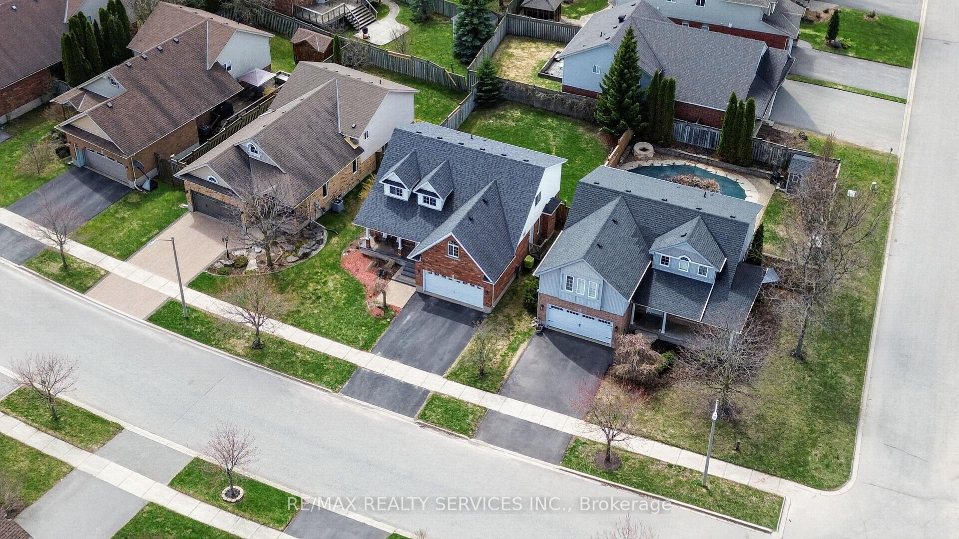 Photo 48 of 70 Hunter Road, Orangeville — HOMEH