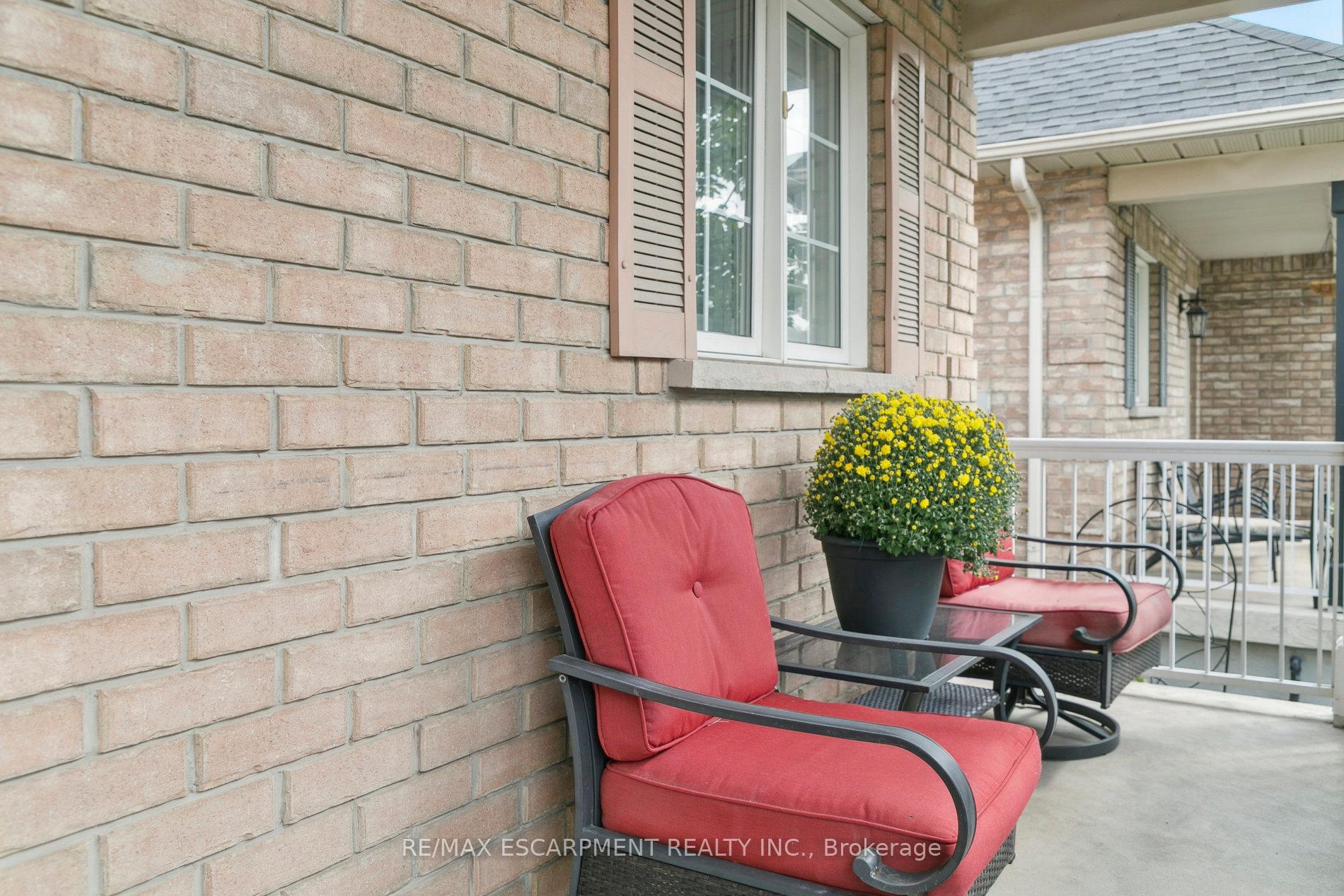 Photo 3 of 245 Centennial Forest Drive, Milton, Timberlea — HOMEH