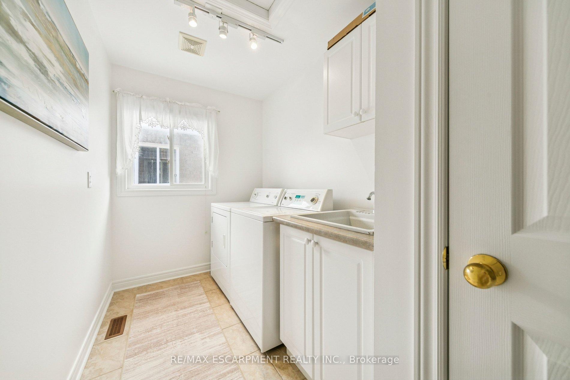 Photo 28 of 245 Centennial Forest Drive, Milton, Timberlea — HOMEH