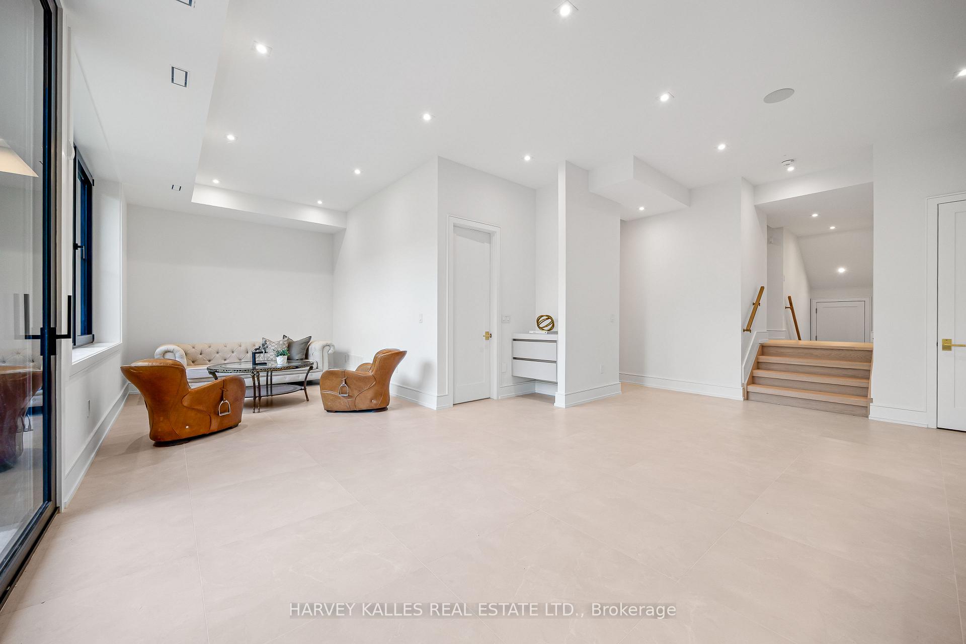 Photo 48 of 449 Elm Road, Toronto, Bedford Park-Nortown — HOMEH