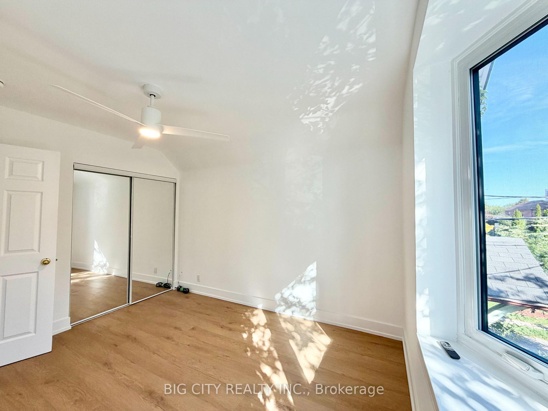 Photo 15 of Unit Upper, 20 Gray Avenue, Toronto, Rockcliffe-Smythe — HOMEH