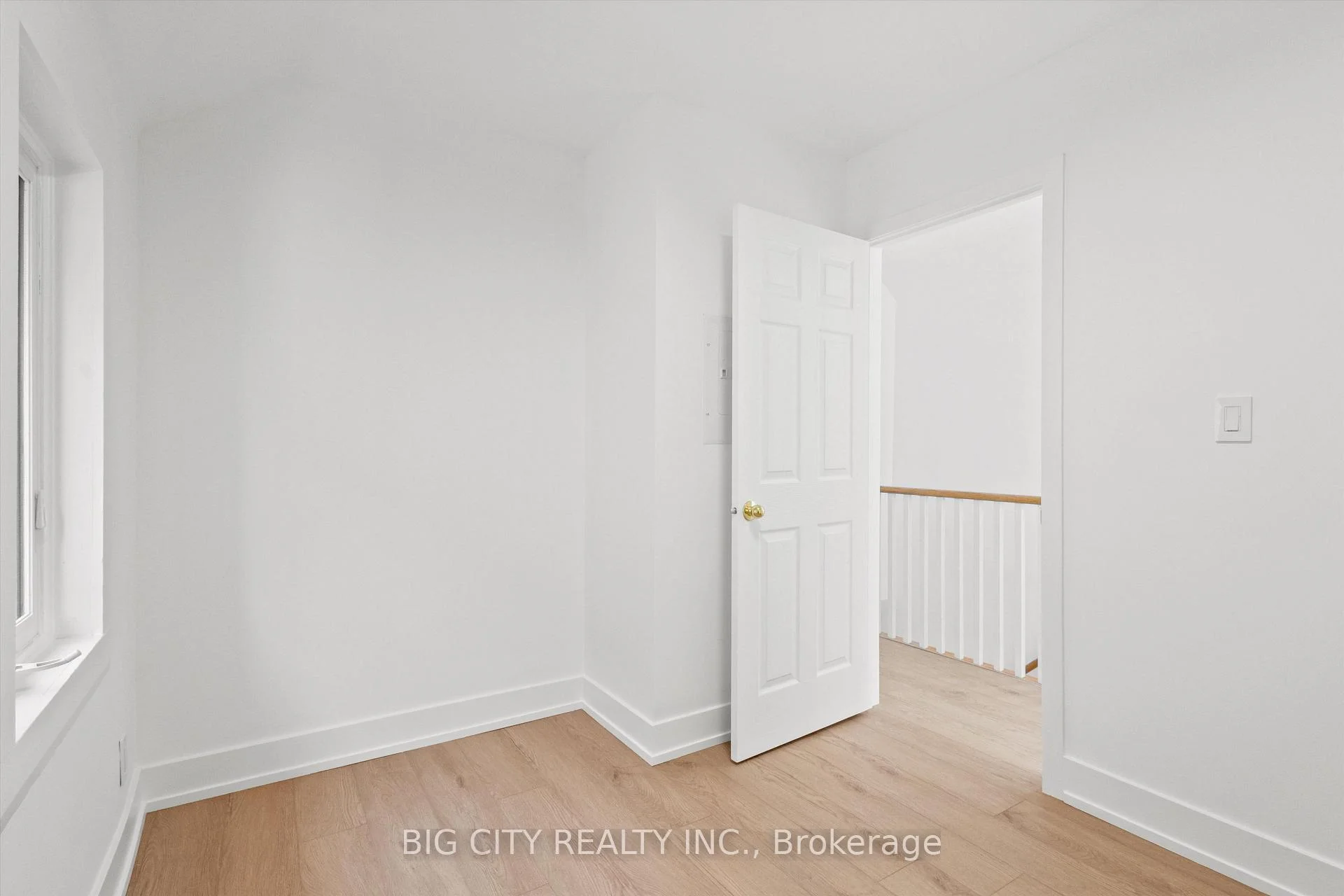 Photo 20 of Unit Upper, 20 Gray Avenue, Toronto, Rockcliffe-Smythe — HOMEH