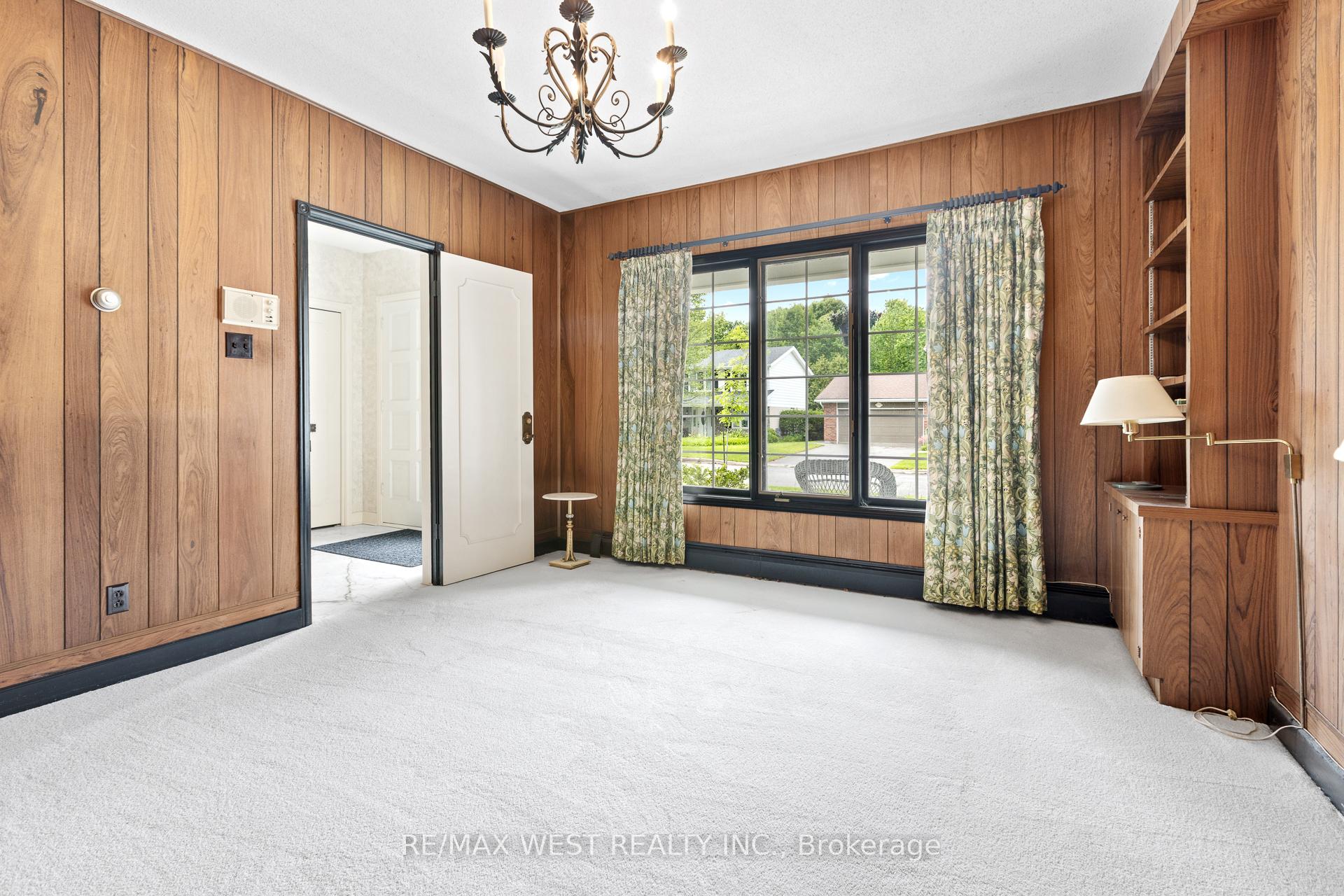 Photo 9 of 1758 Rhodes Crescent, Ottawa, Playfair Park — HOMEH