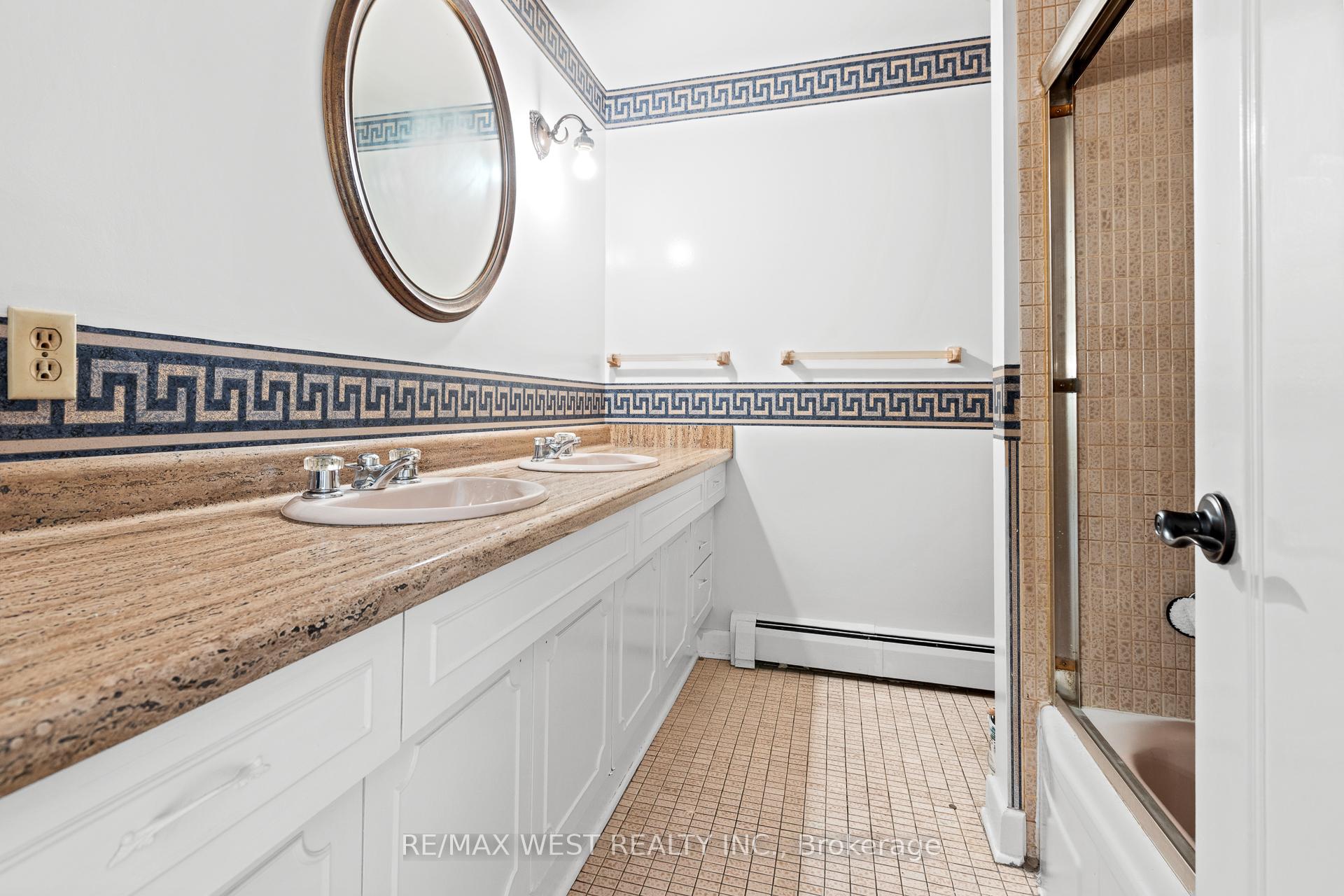 Photo 14 of 1758 Rhodes Crescent, Ottawa, Playfair Park — HOMEH