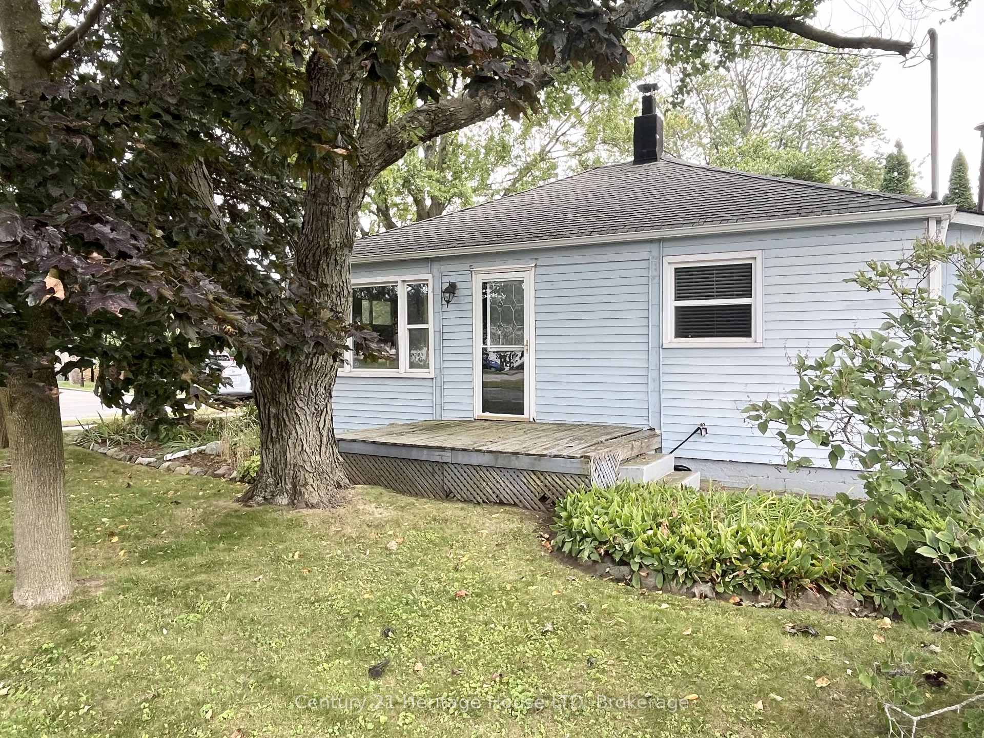 Photo 4 of 60 Watkins Street, St. Catharines, Port Weller — HOMEH