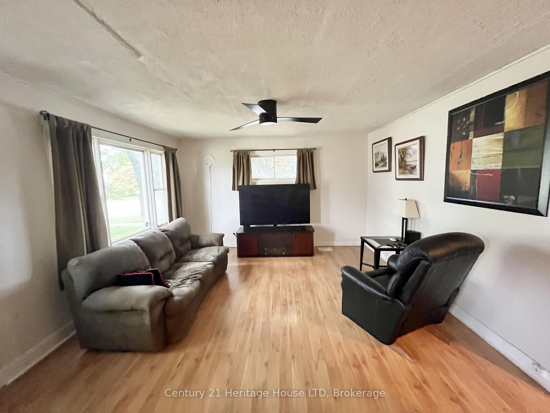 Photo 8 of 60 Watkins Street, St. Catharines, Port Weller — HOMEH