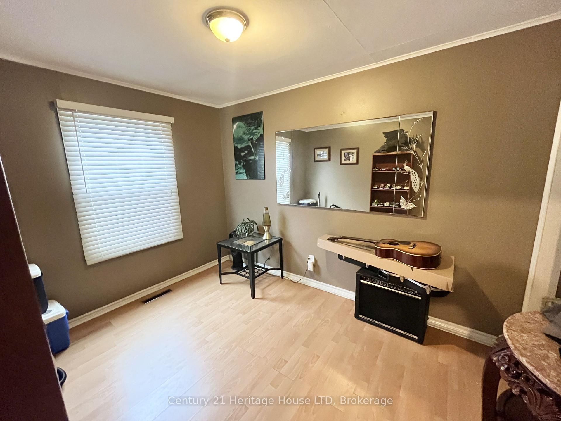 Photo 16 of 60 Watkins Street, St. Catharines, Port Weller — HOMEH