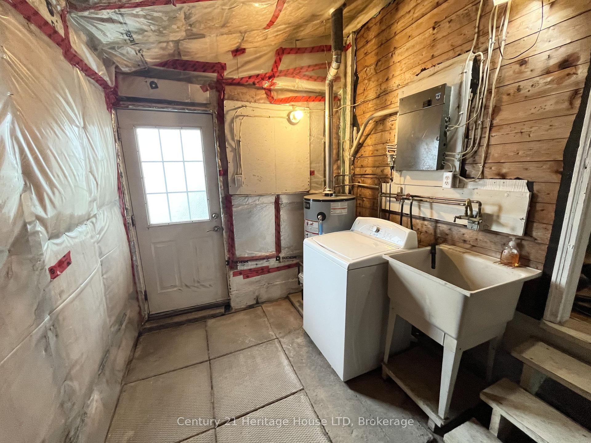 Photo 17 of 60 Watkins Street, St. Catharines, Port Weller — HOMEH