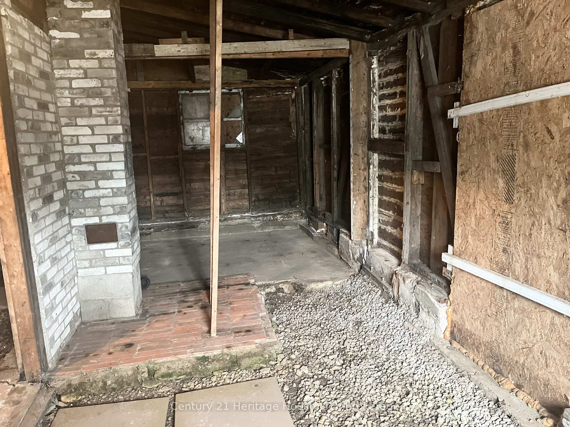 Photo 19 of 60 Watkins Street, St. Catharines, Port Weller — HOMEH