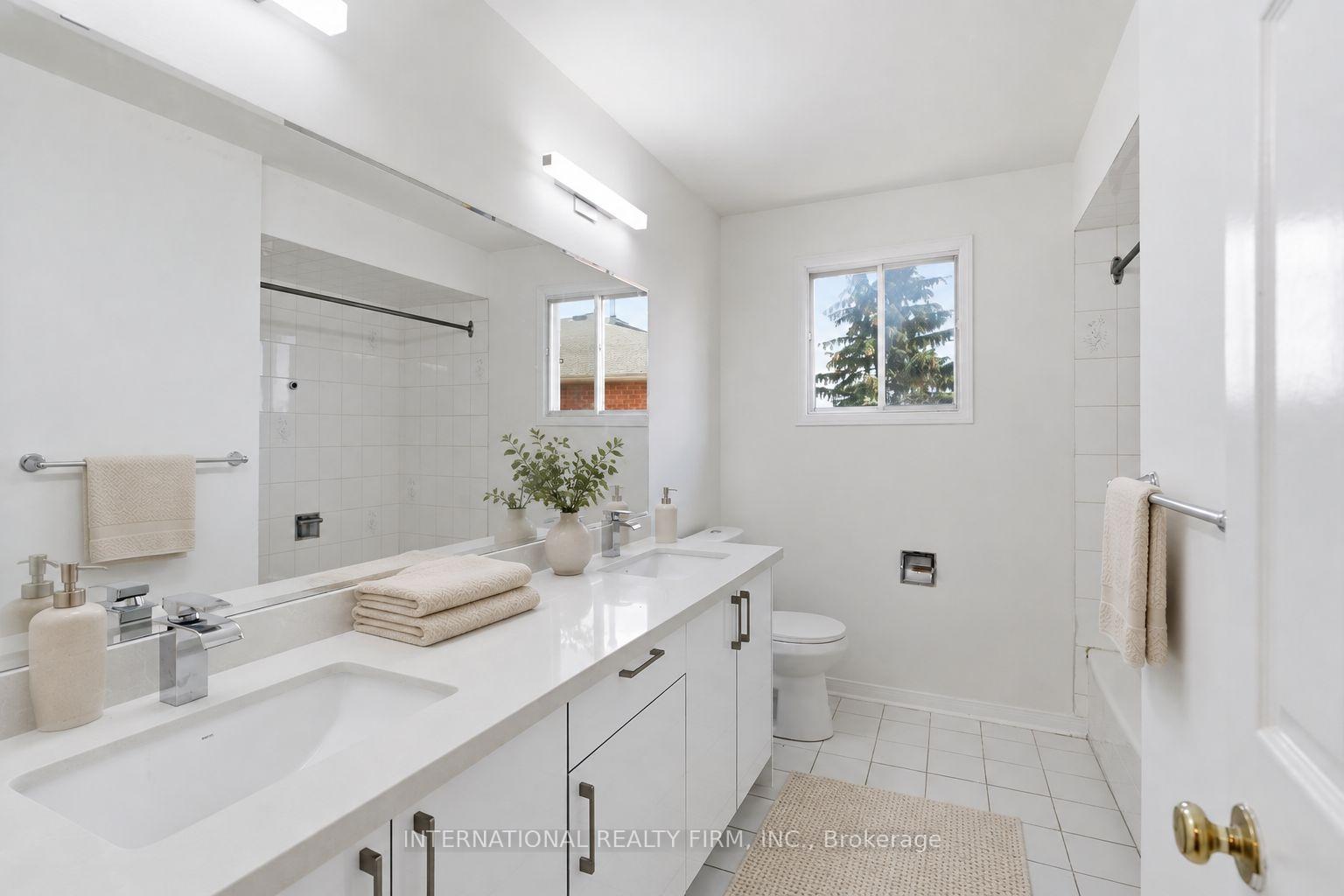 Photo 21 of 48 De Rose Avenue, Caledon, Bolton West — HOMEH