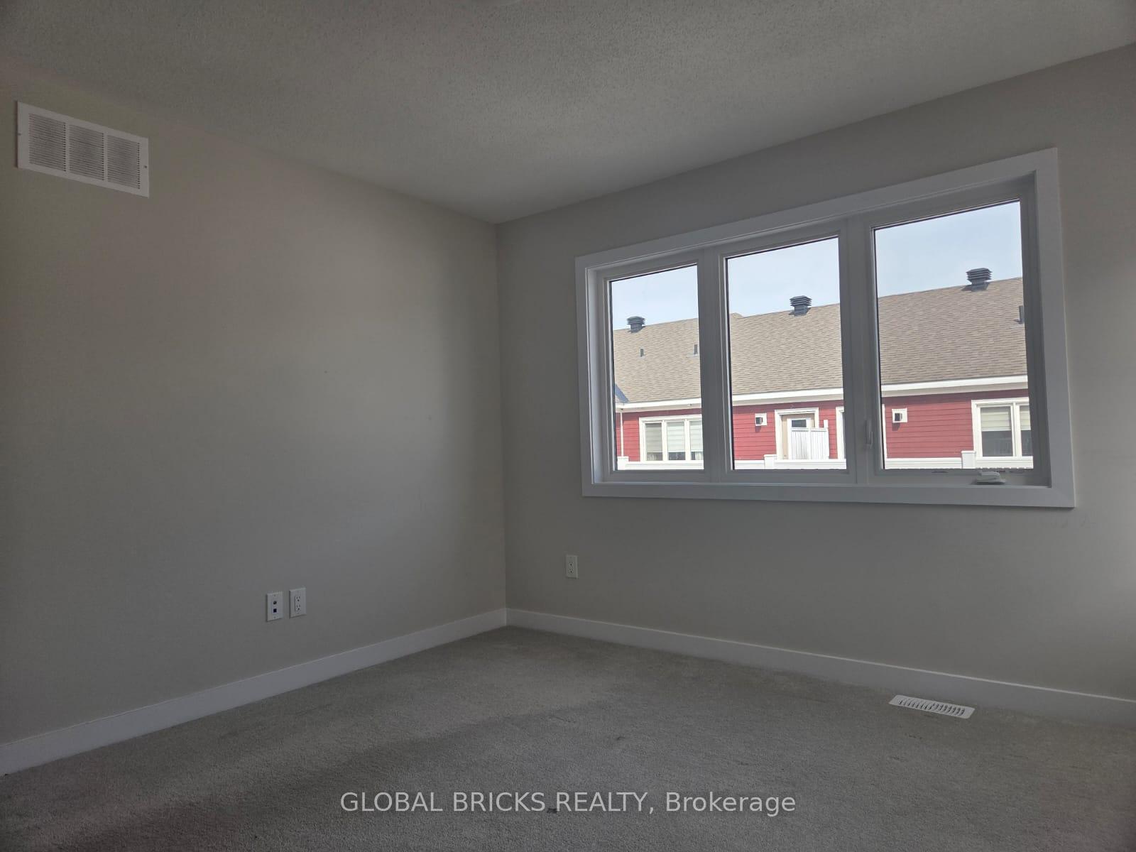 Photo 10 of 524 Oldenburg Avenue, Ottawa, Munster — HOMEH