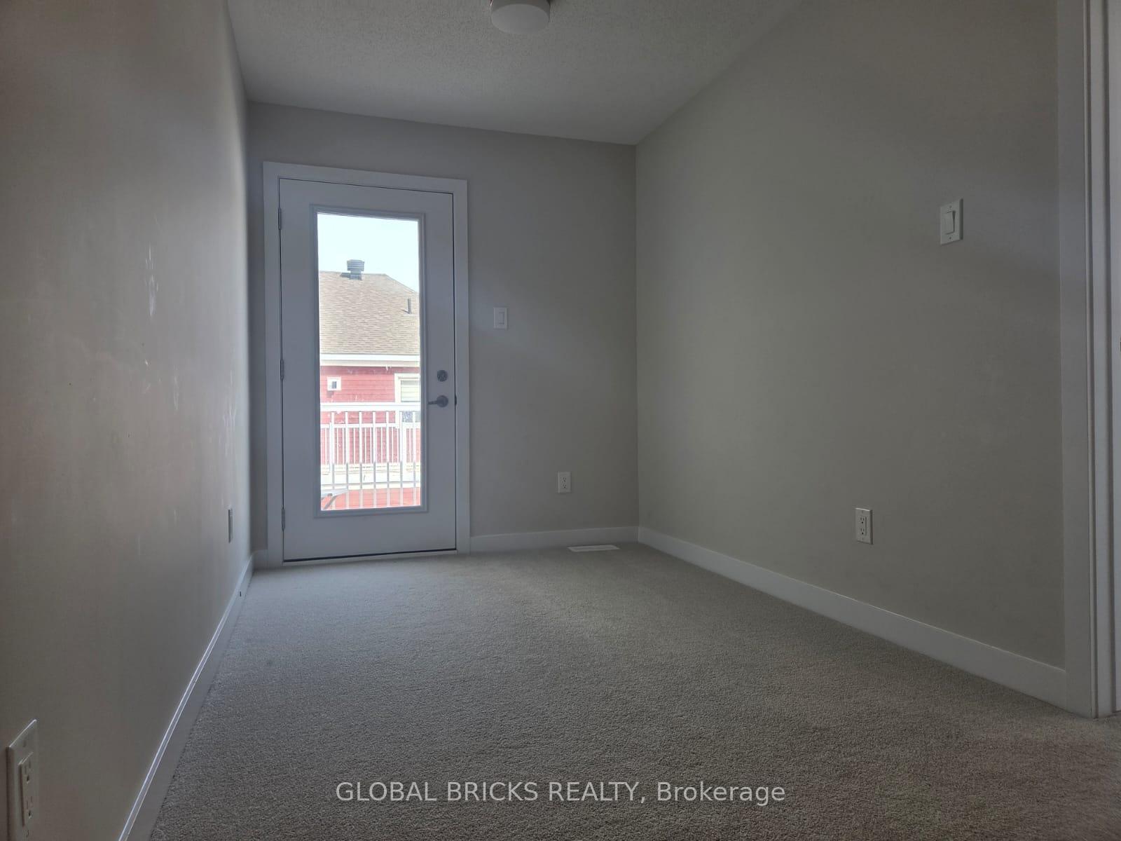 Photo 12 of 524 Oldenburg Avenue, Ottawa, Munster — HOMEH