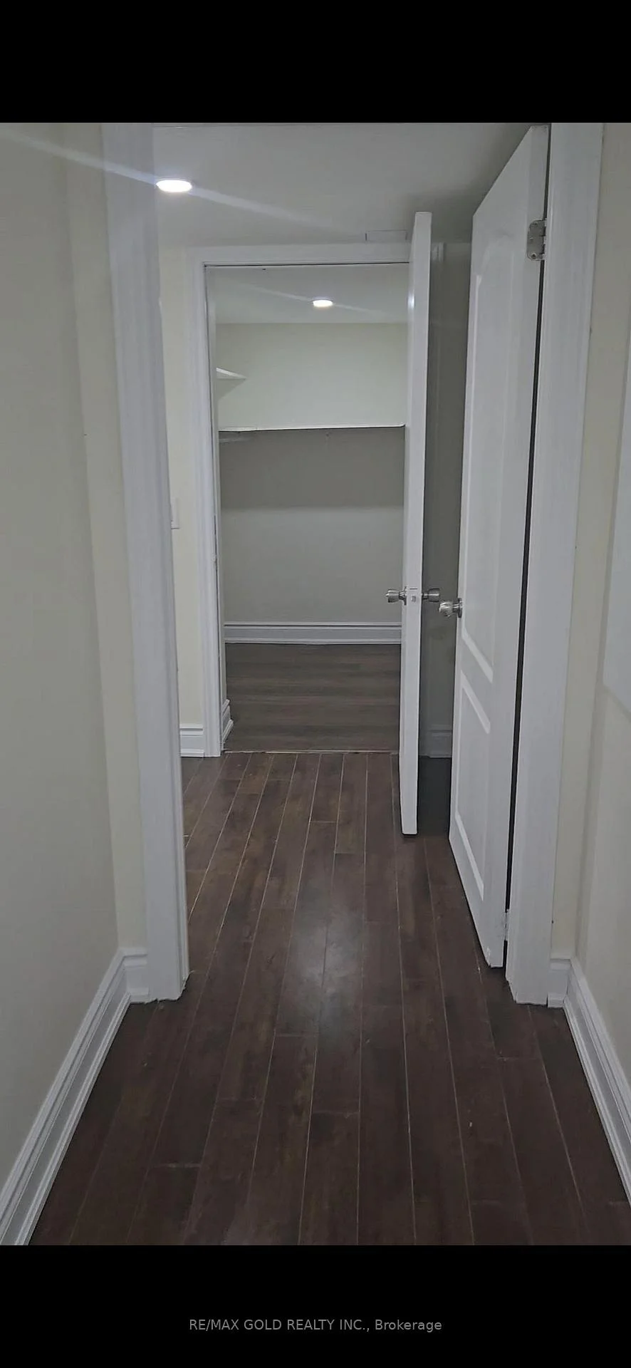 Photo 17 of 10 Twin Falls Road, Brampton, Bram West — HOMEH