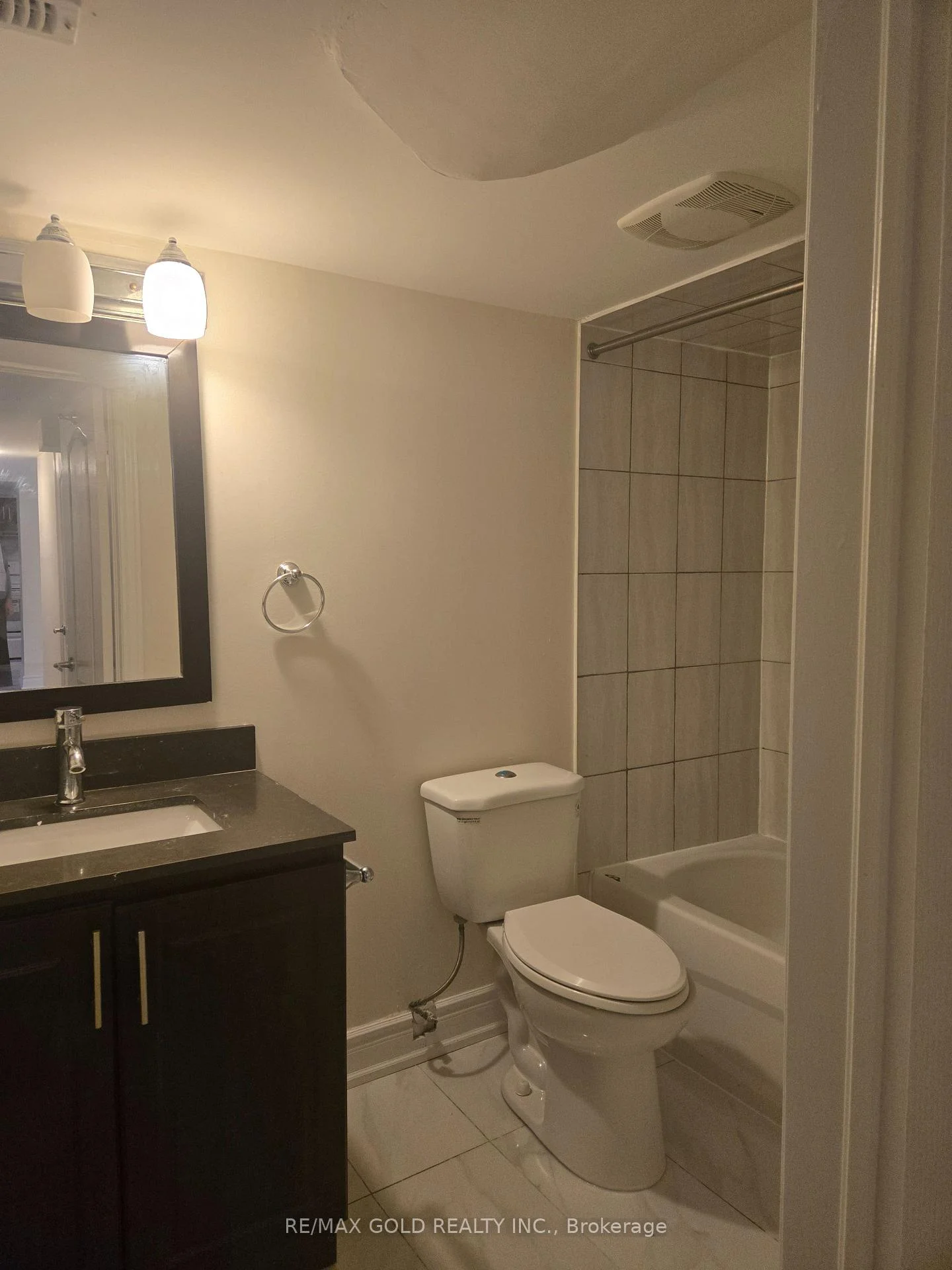 Photo 22 of 10 Twin Falls Road, Brampton, Bram West — HOMEH