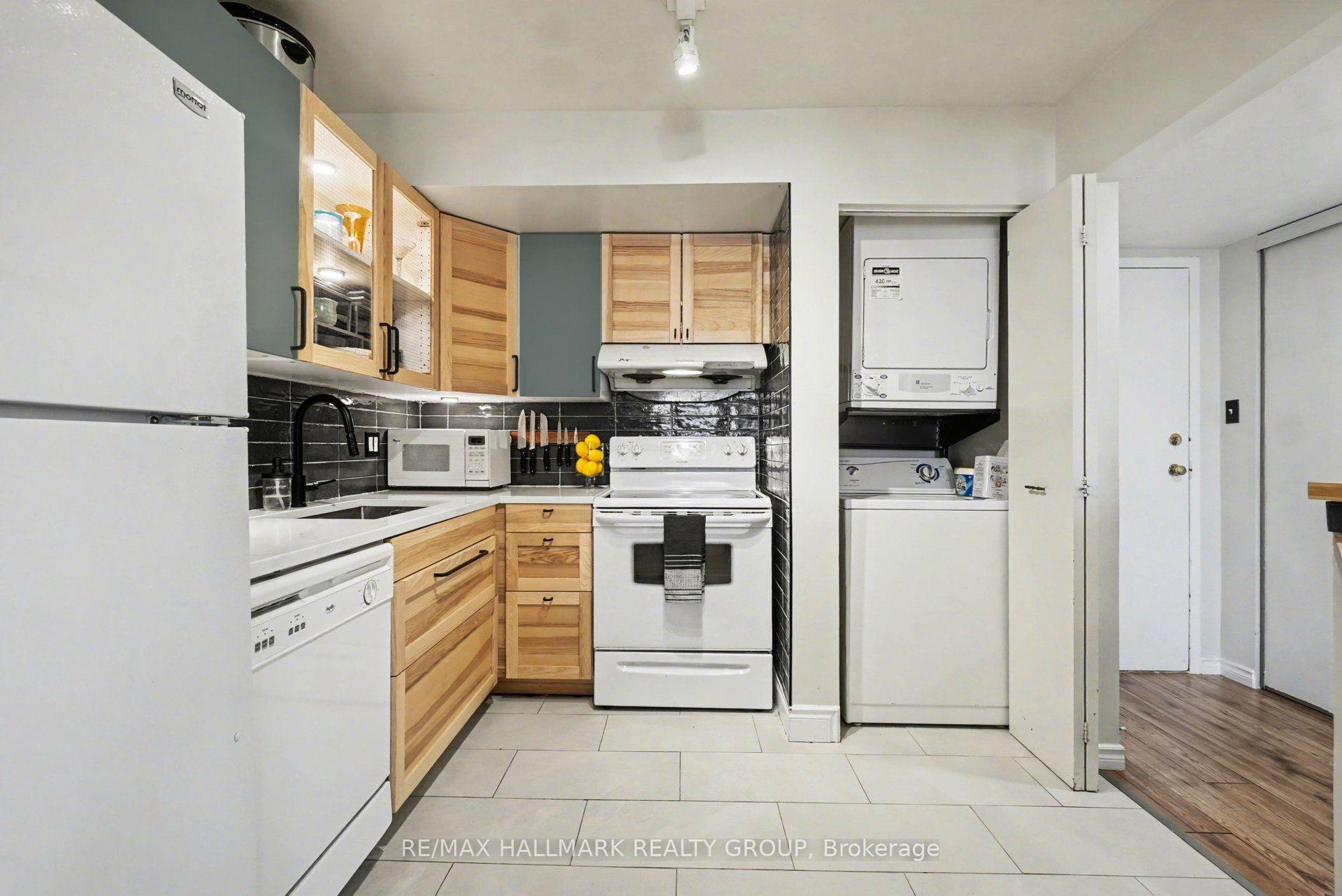 Photo 5 of Unit 203, 266 Lorry Greenberg Drive, Ottawa, Hunt Club Park/Greenboro — HOMEH