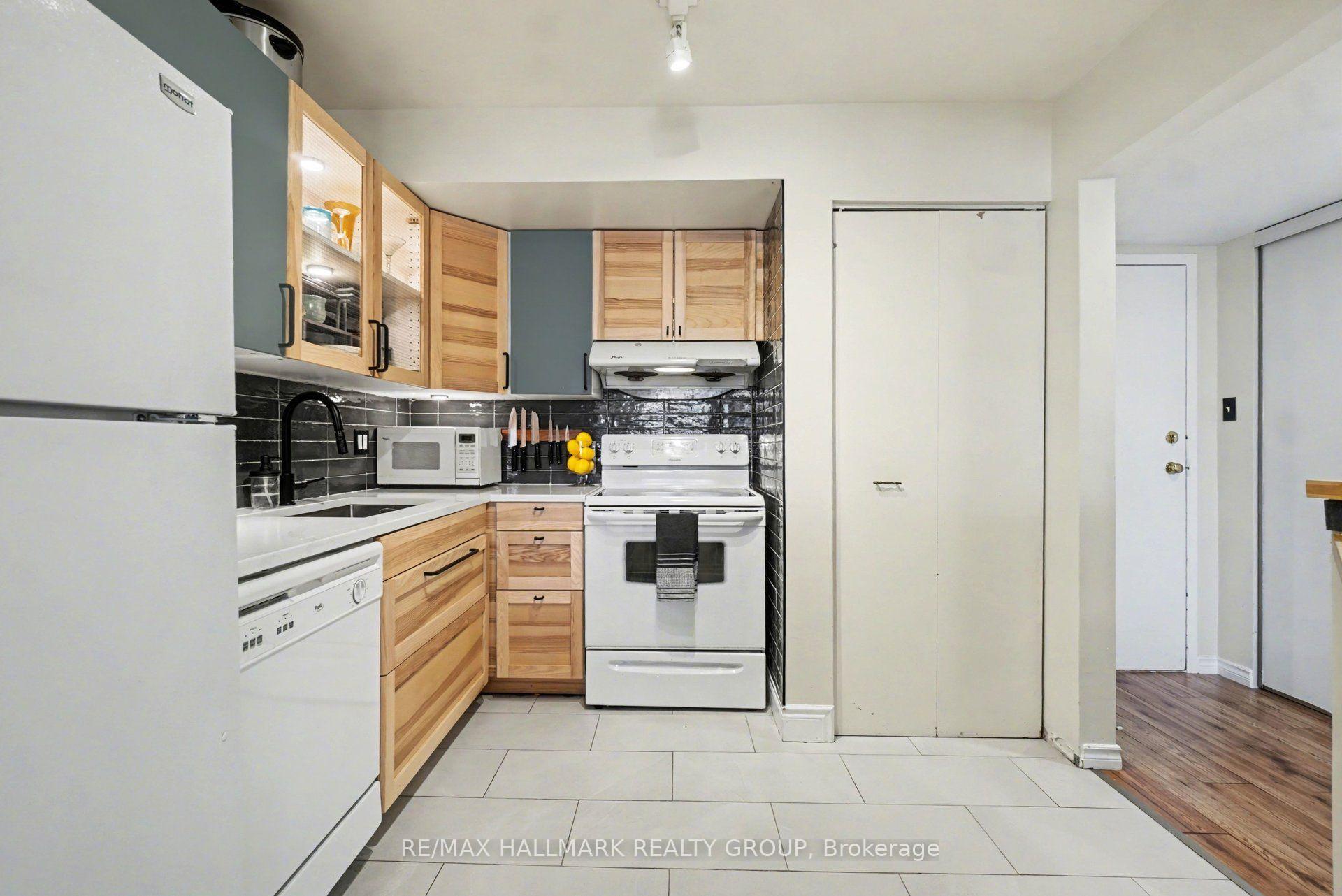 Photo 7 of Unit 203, 266 Lorry Greenberg Drive, Ottawa, Hunt Club Park/Greenboro — HOMEH