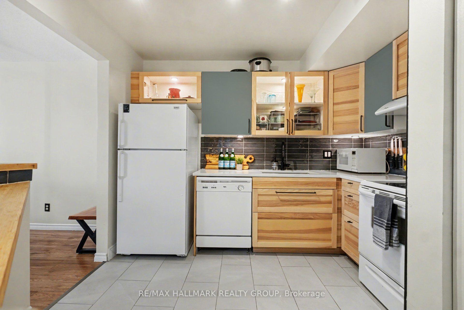 Photo 8 of Unit 203, 266 Lorry Greenberg Drive, Ottawa, Hunt Club Park/Greenboro — HOMEH