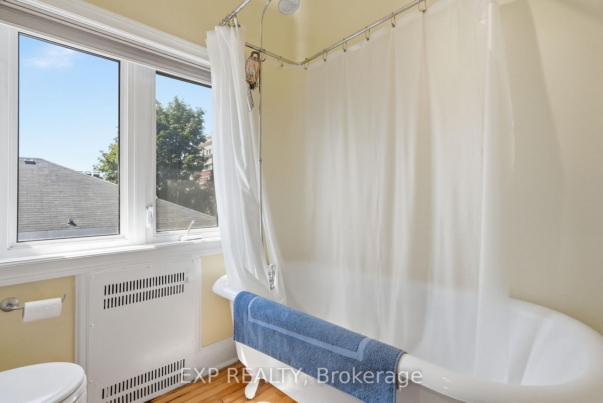 Photo 35 of 421 Hamilton Avenue S, Ottawa, Civic Hospital — HOMEH