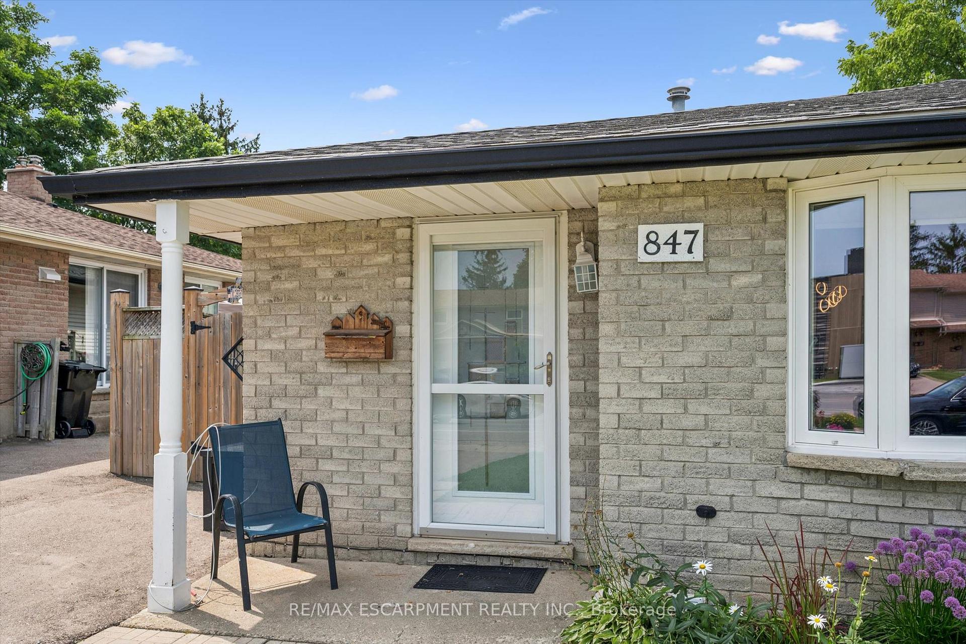 Photo 4 of 847 Doon Village Road, Kitchener, Pioneer Park — HOMEH