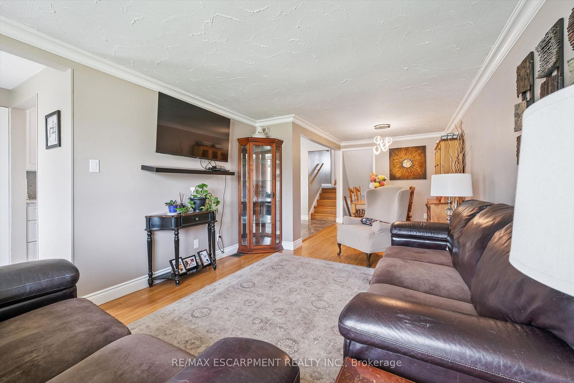 Photo 11 of 847 Doon Village Road, Kitchener, Pioneer Park — HOMEH