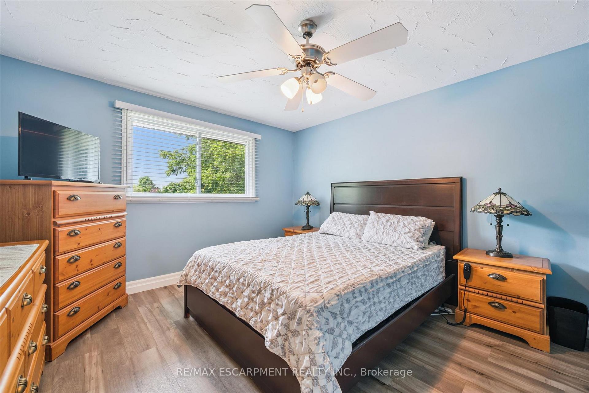 Photo 18 of 847 Doon Village Road, Kitchener, Pioneer Park — HOMEH